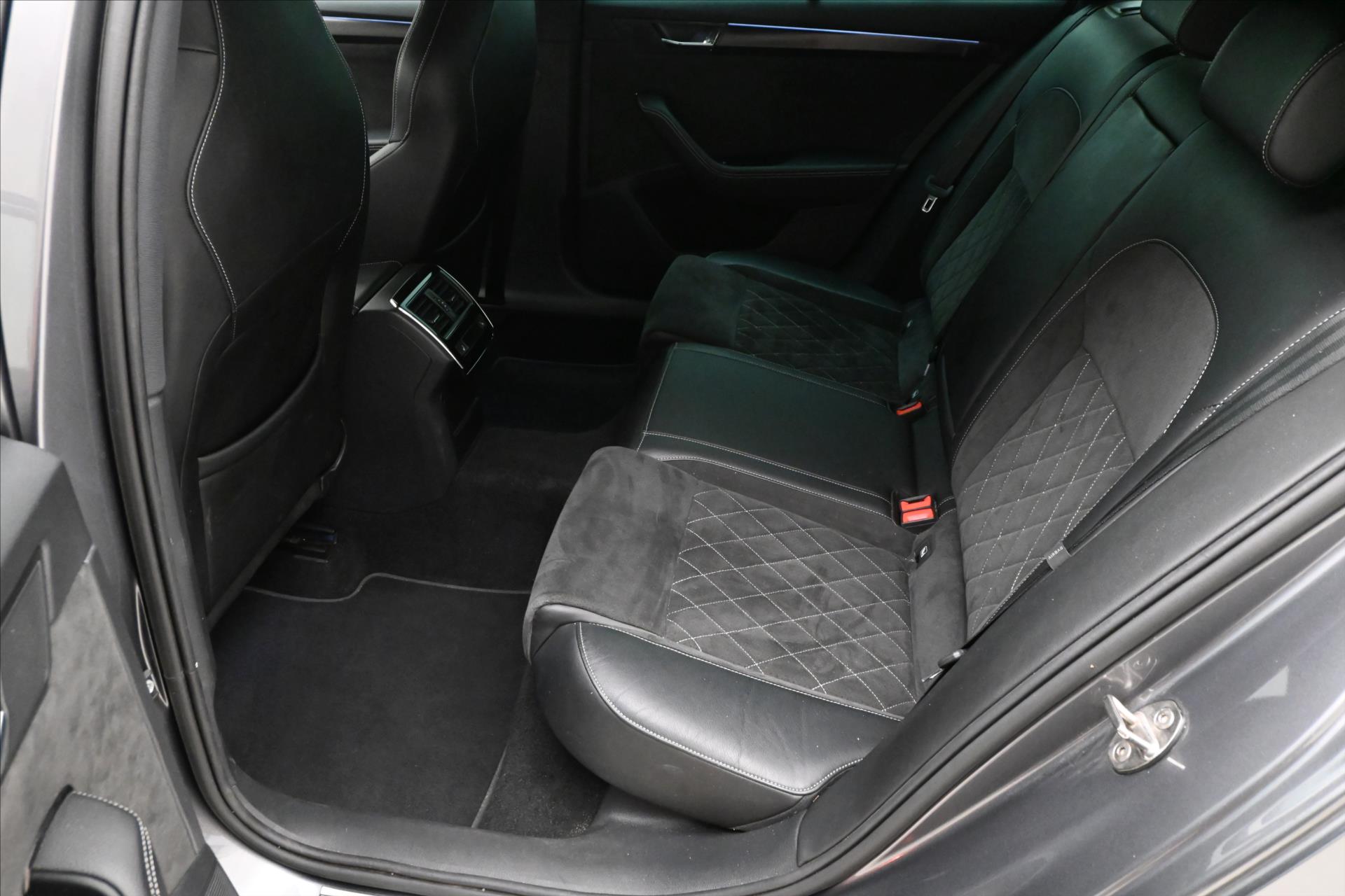 Hlavní fotografie vozu Škoda Superb 1,4 iV TSI 115kW DSG Sportline Záruka až 5 let (12)