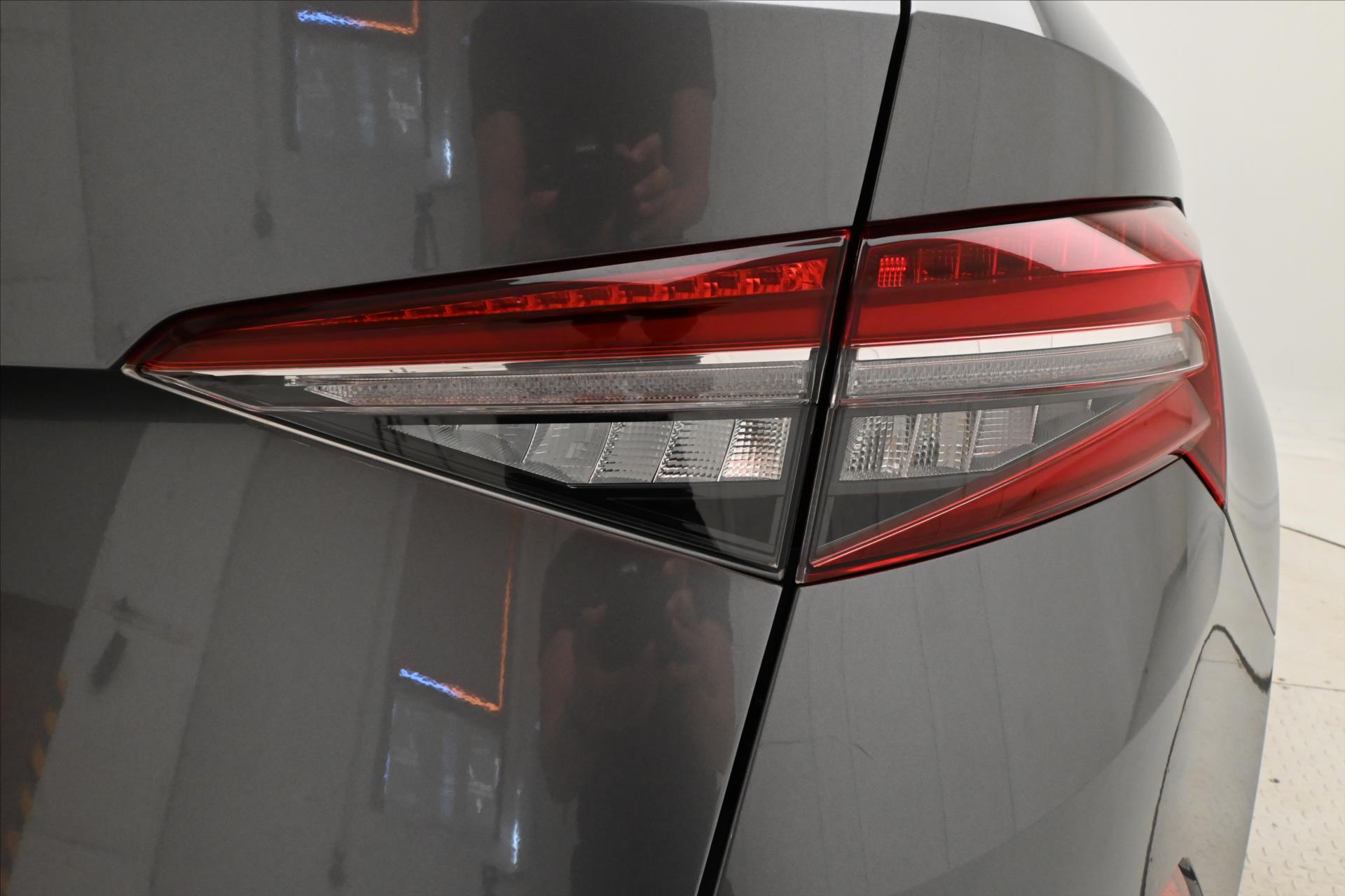 Hlavní fotografie vozu Škoda Kodiaq 1,5 TSI 110 kW SportLine Záruka až 5 let (29)