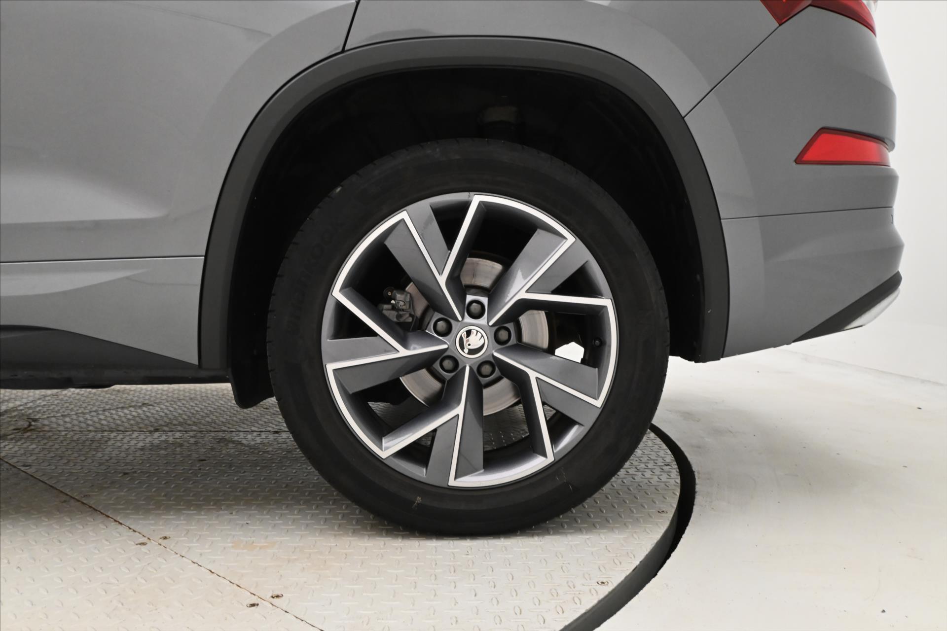 Hlavní fotografie vozu Škoda Kodiaq 1,5 TSI 110 kW SportLine Záruka až 5 let (30)