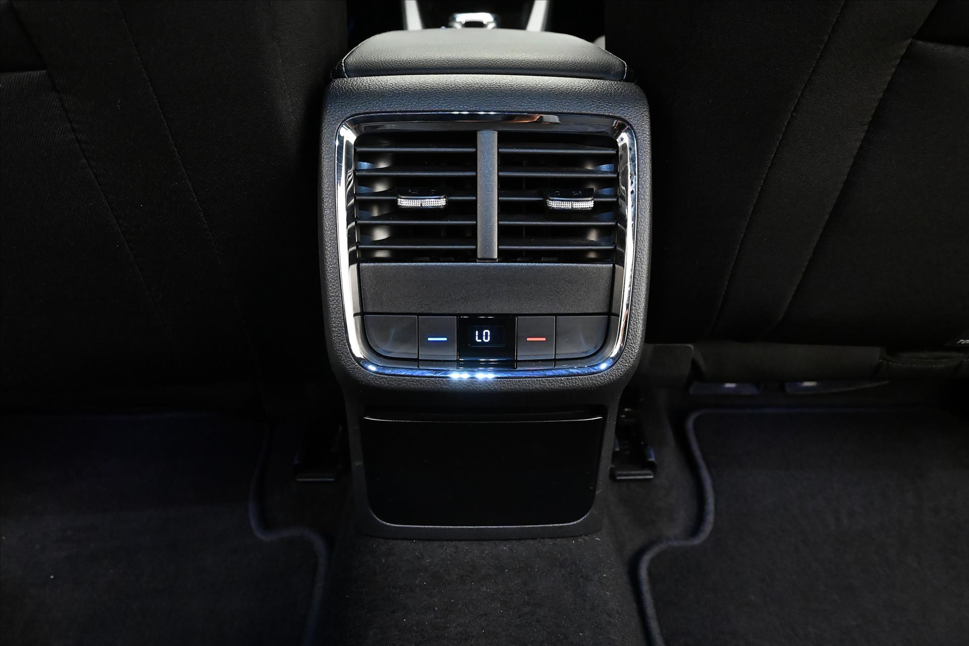 Hlavní fotografie vozu Škoda Octavia 2,0 TDI 110 kW DSG SportLINE Záruka až 5 let (22)