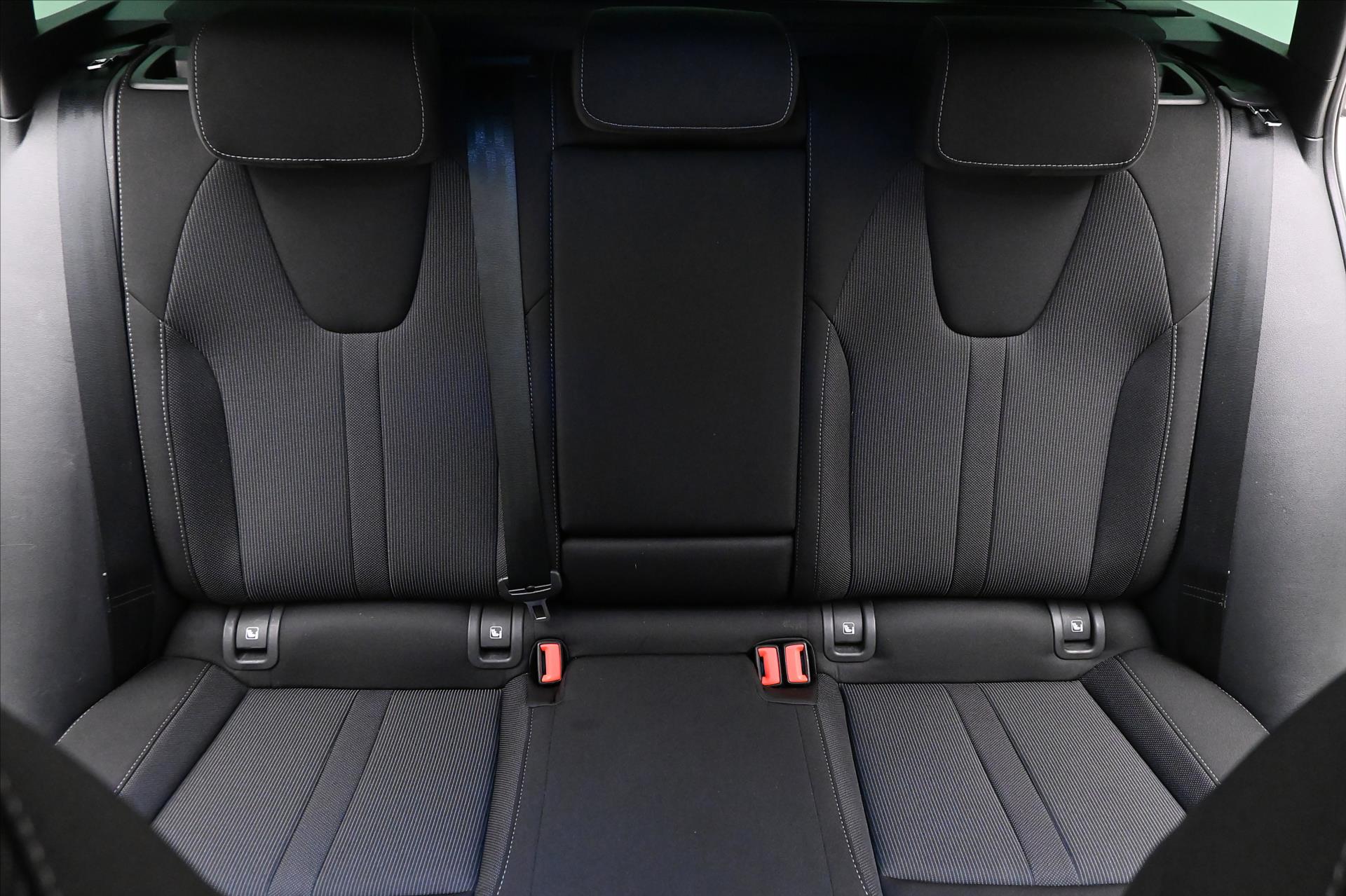 Hlavní fotografie vozu Škoda Octavia 2,0 TDI 110 kW DSG SportLINE Záruka až 5 let (28)