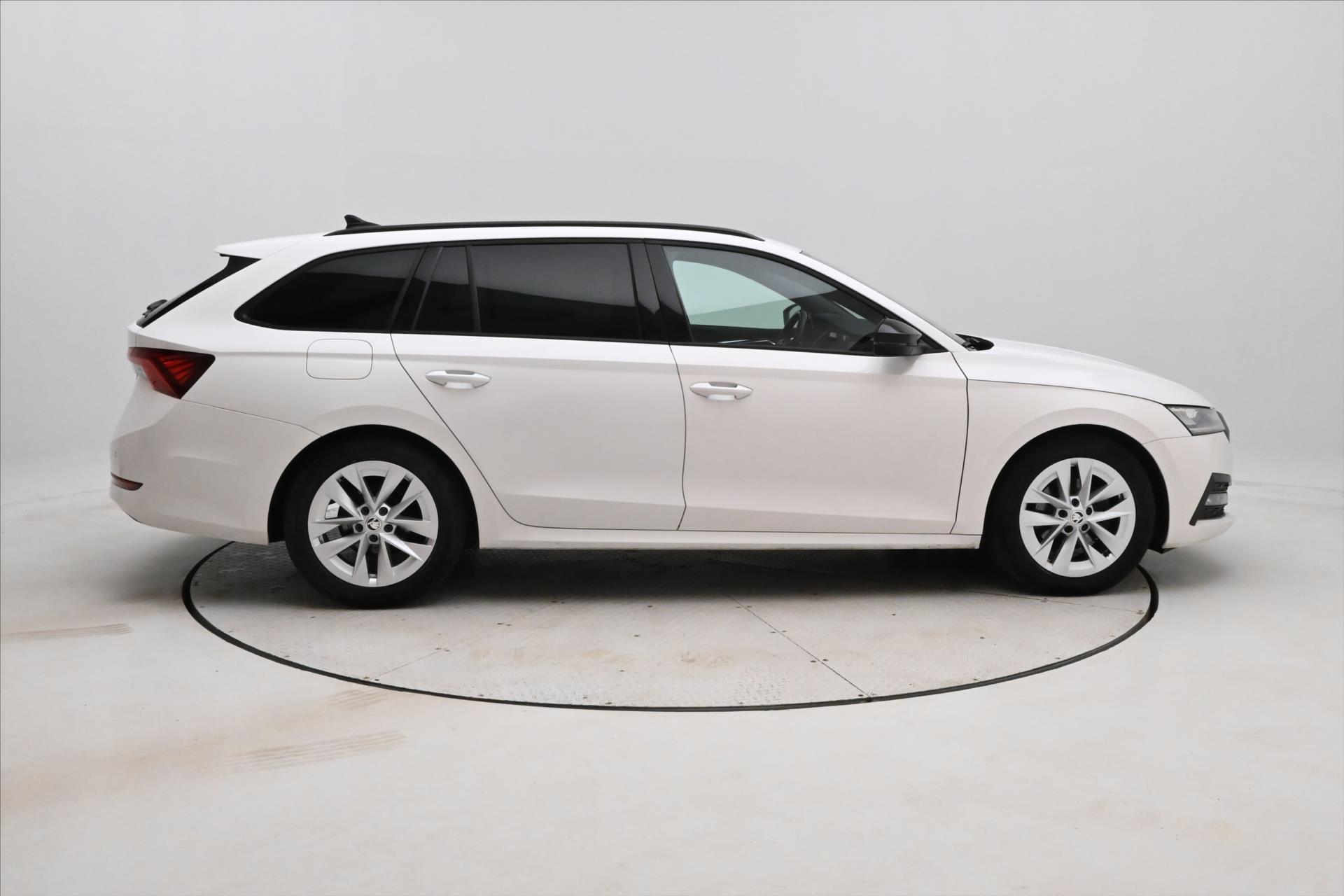 Hlavní fotografie vozu Škoda Octavia 2,0 TDI 110 kW DSG SportLINE Záruka až 5 let (4)