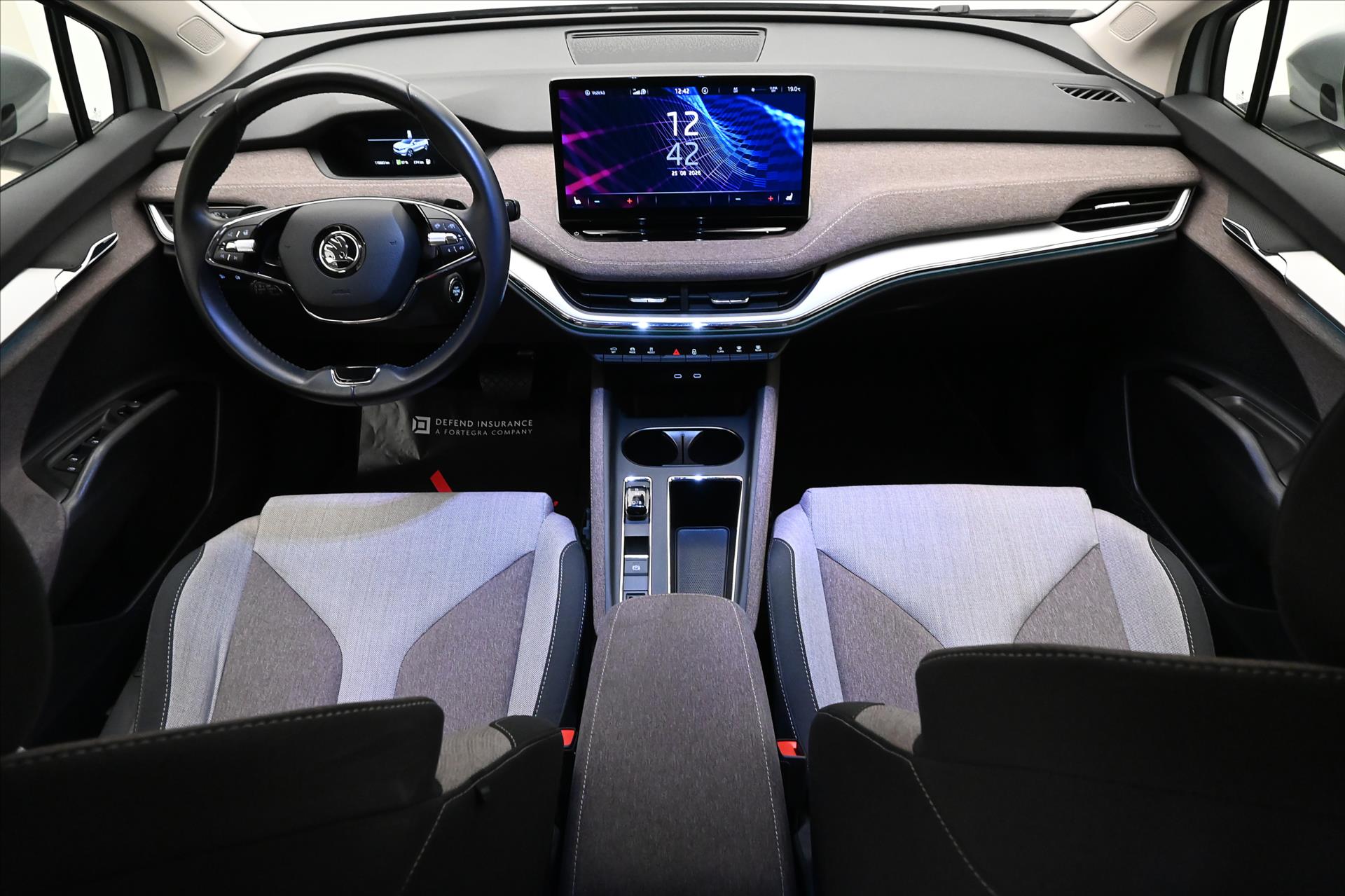 Hlavní fotografie vozu Škoda Enyaq iV 60 132kW SOH 88% FIRST Edition Záruka až 3 roky (16)