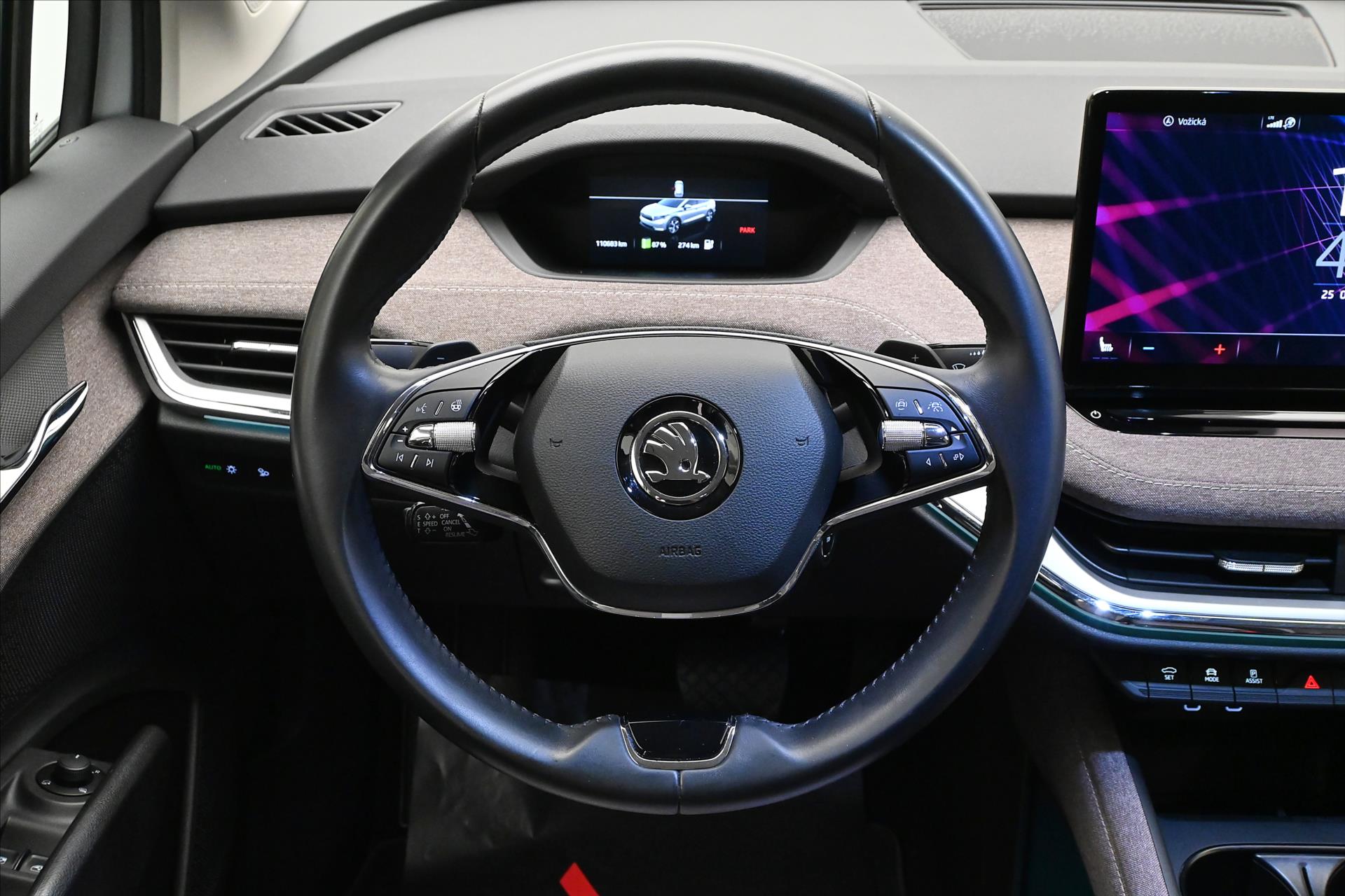Hlavní fotografie vozu Škoda Enyaq iV 60 132kW SOH 88% FIRST Edition Záruka až 3 roky (19)