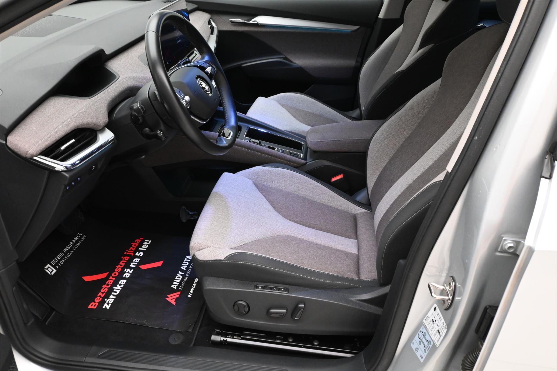 Hlavní fotografie vozu Škoda Enyaq iV60 132kW SOH 88% FIRST Edition Záruka až 3 roky (13)