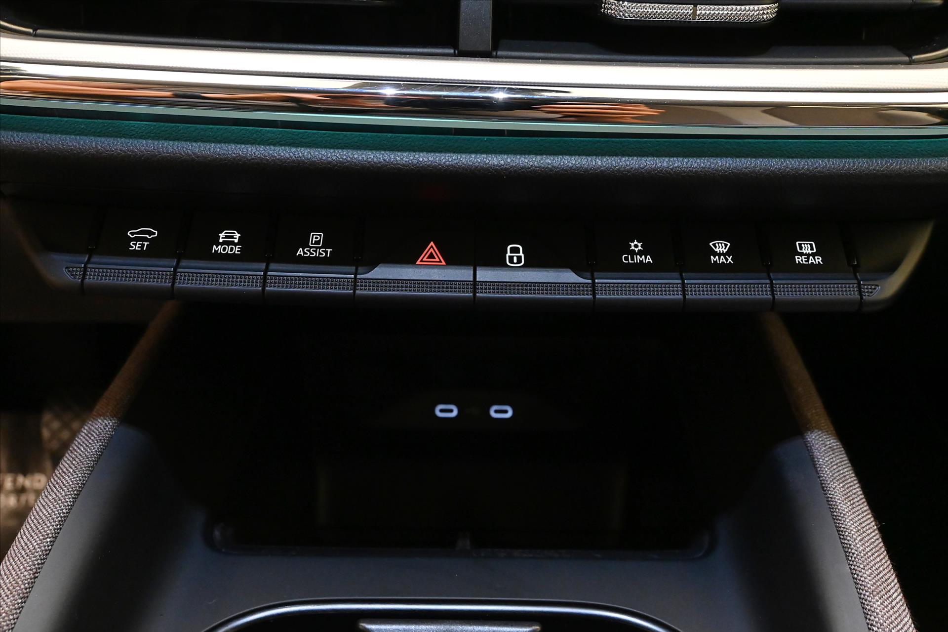 Hlavní fotografie vozu Škoda Enyaq iV60 132kW SOH 88% FIRST Edition Záruka až 3 roky (22)