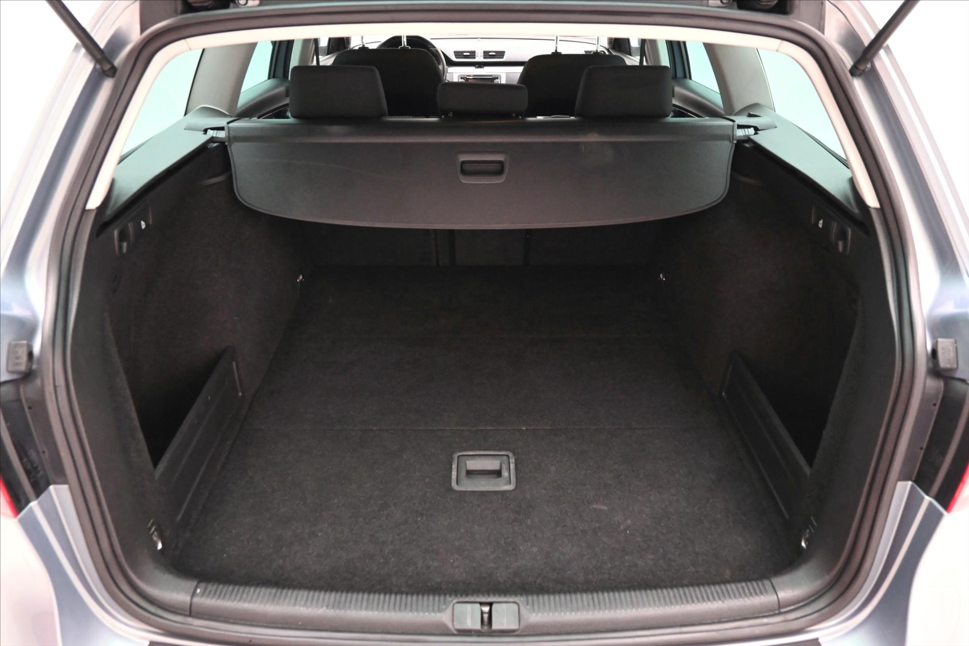 Hlavní fotografie vozu Volkswagen Passat 2,0 TDI 103kW DSG Nová STK (10)