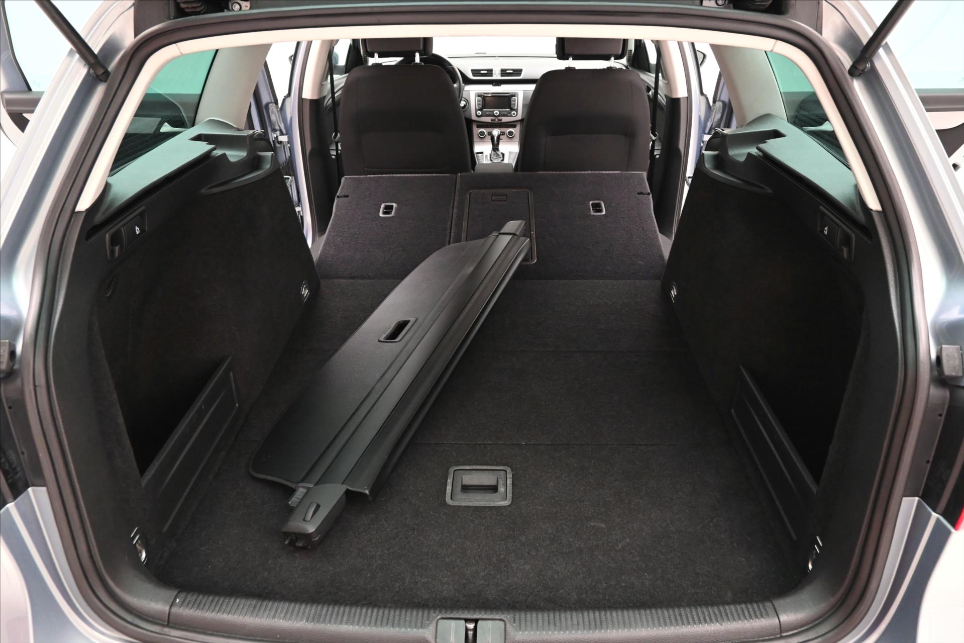 Hlavní fotografie vozu Volkswagen Passat 2,0 TDI 103kW DSG Nová STK (11)