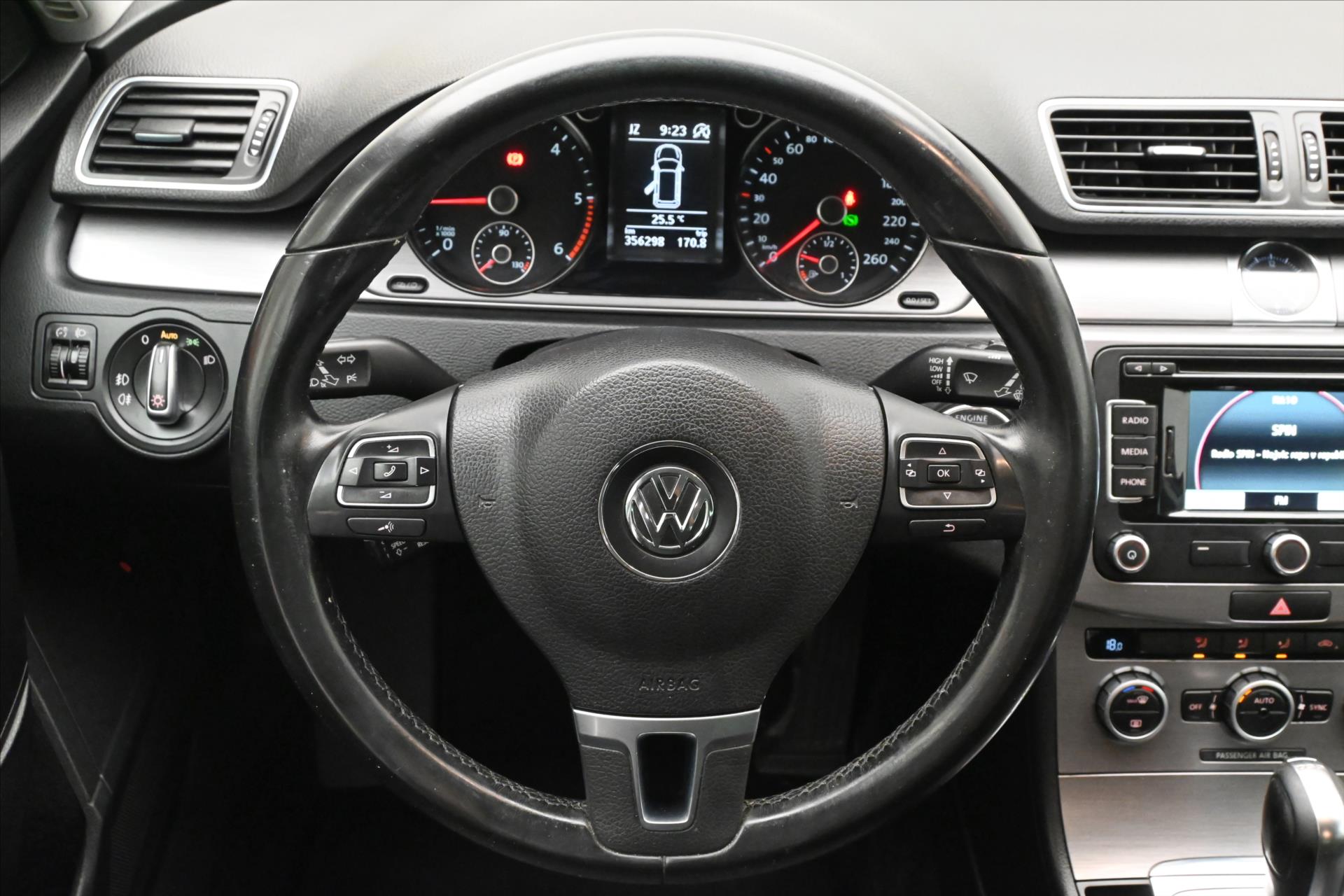 Hlavní fotografie vozu Volkswagen Passat 2,0 TDI 103kW DSG Nová STK (18)