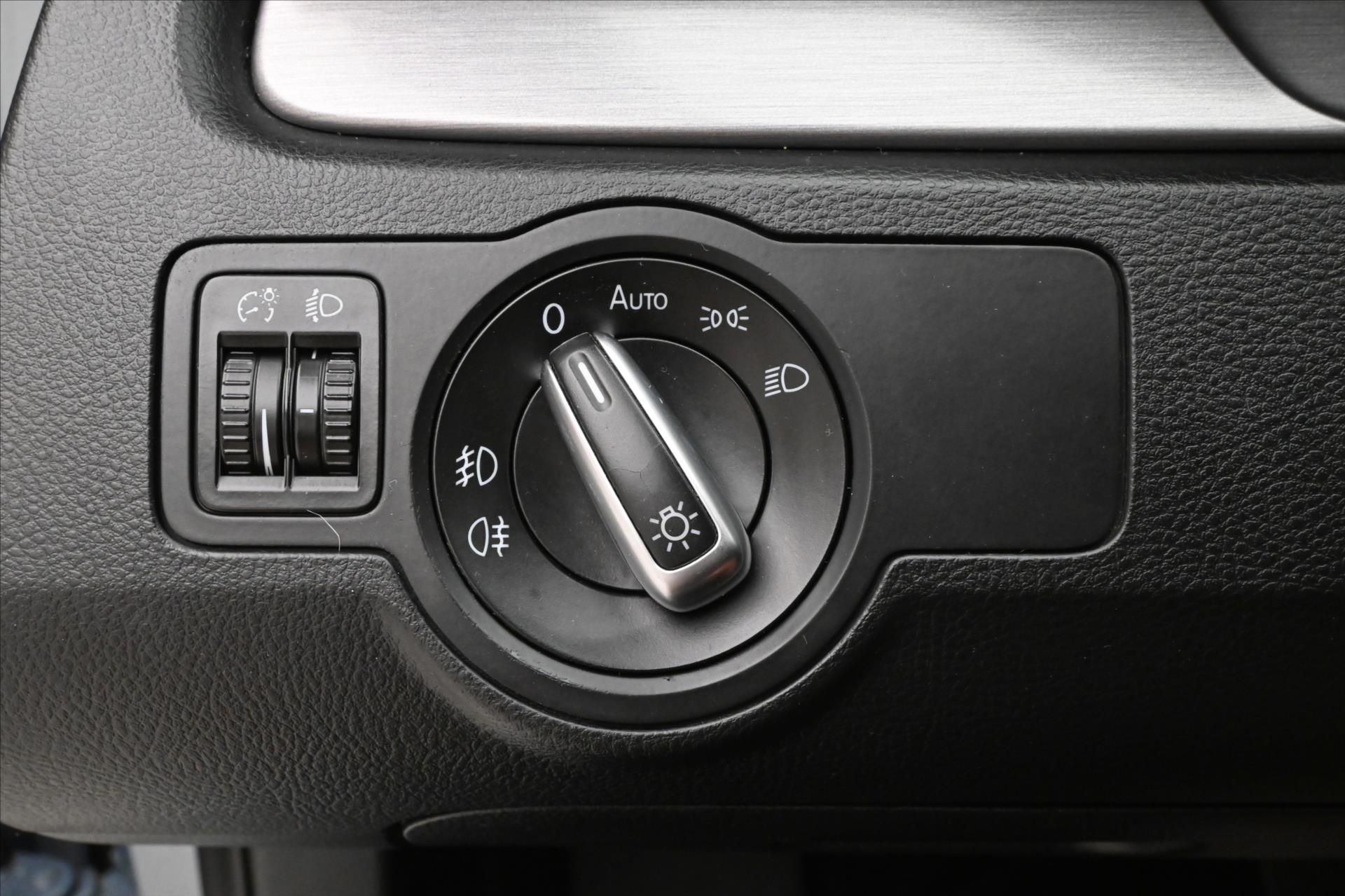 Hlavní fotografie vozu Volkswagen Passat 2,0 TDI 103kW DSG Nová STK (25)