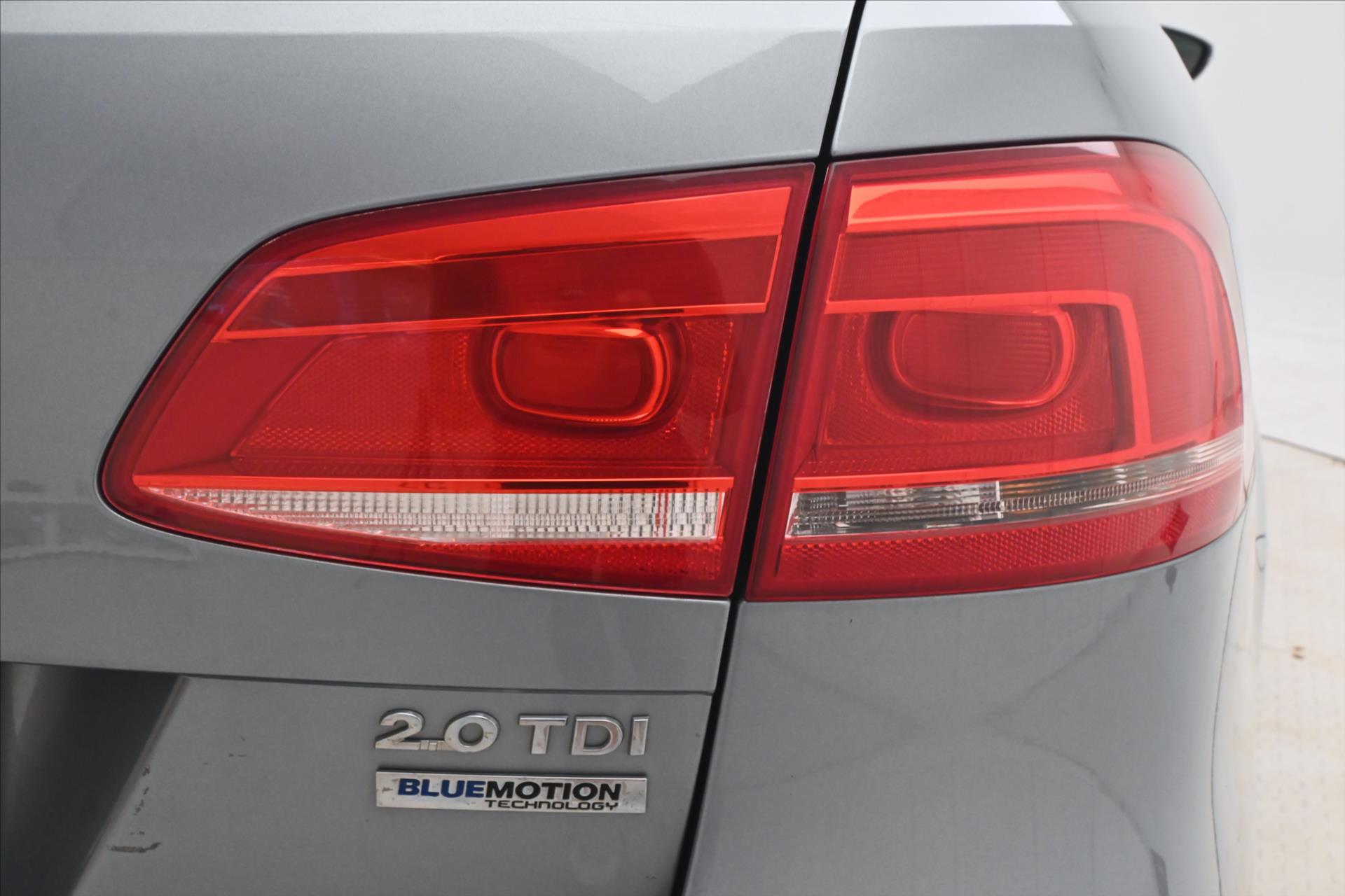 Hlavní fotografie vozu Volkswagen Passat 2,0 TDI 103kW DSG Nová STK (28)