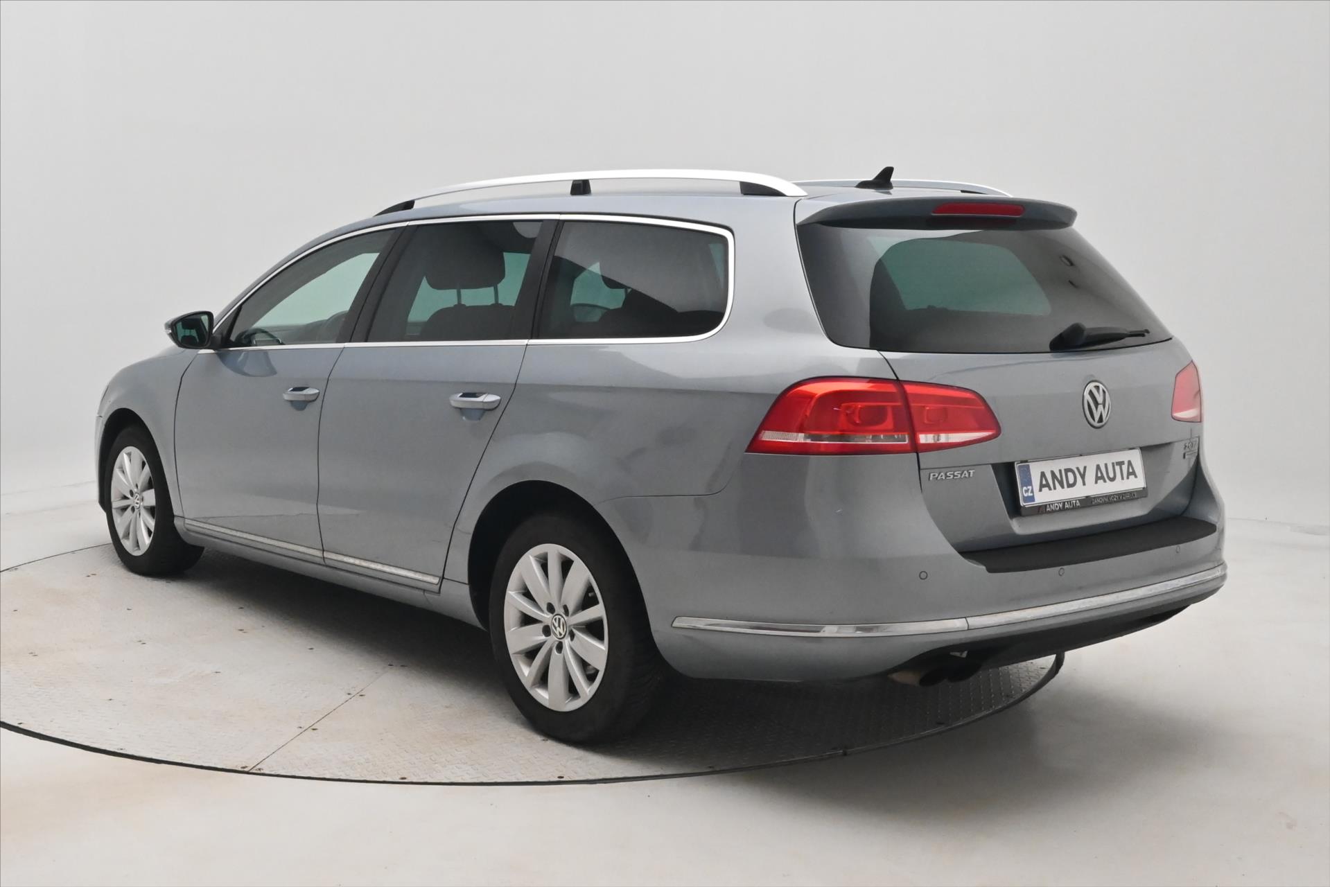Hlavní fotografie vozu Volkswagen Passat 2,0 TDI 103kW DSG Nová STK (7)
