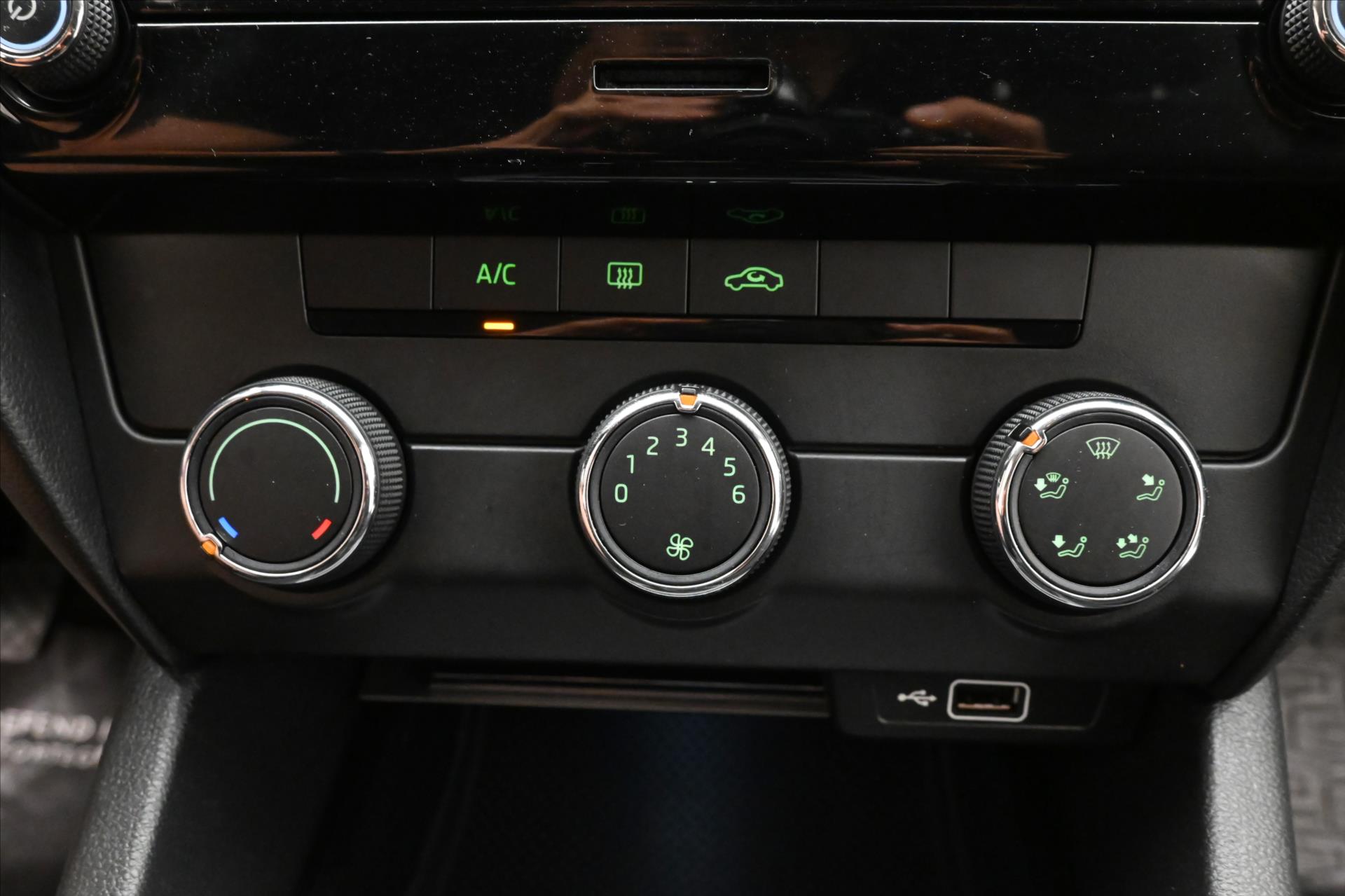Hlavní fotografie vozu Škoda Octavia 1,6 TDI 85 kW Ambition Záruka až 5 let (20)