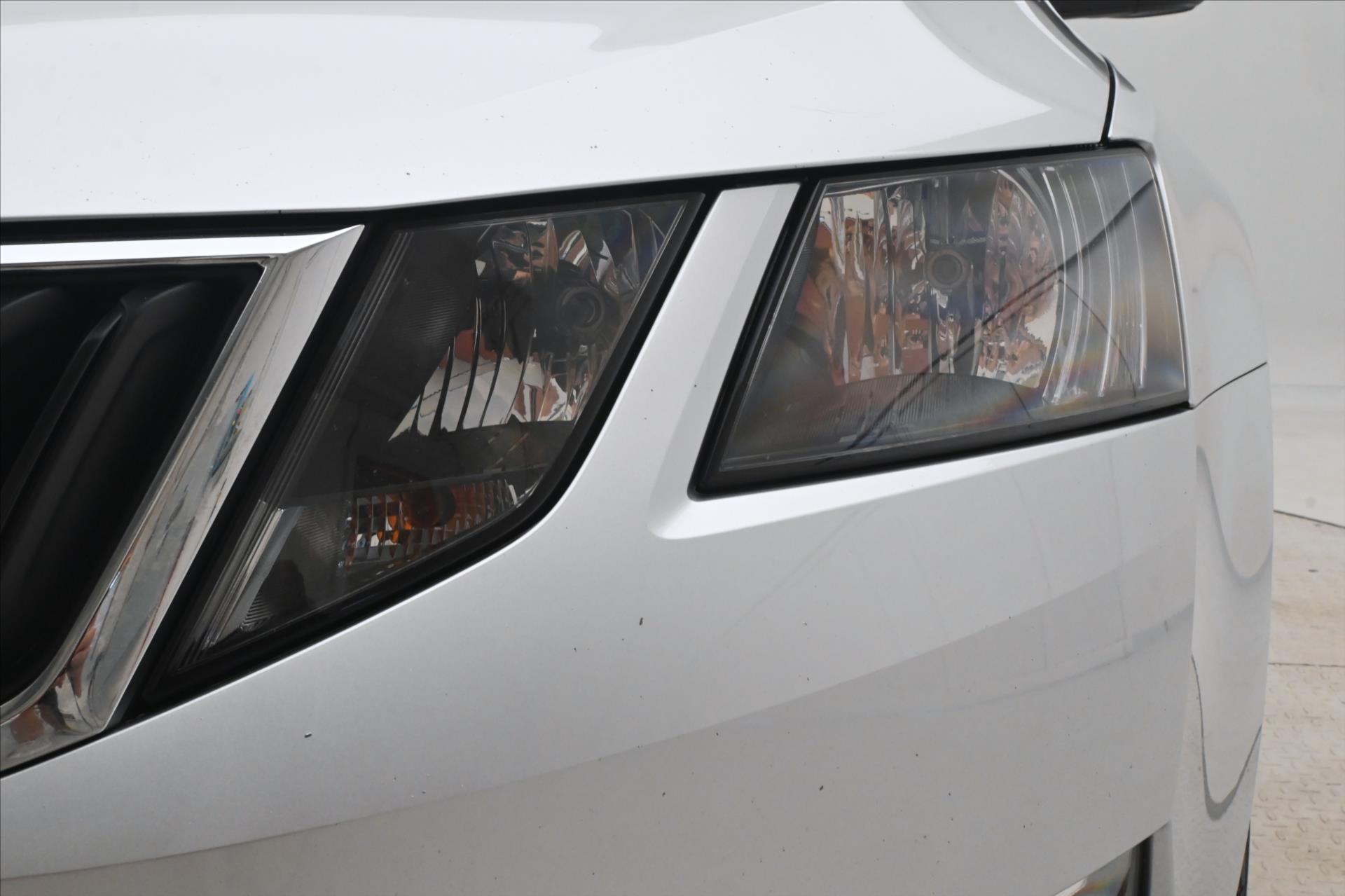 Hlavní fotografie vozu Škoda Octavia 1,6 TDI 85 kW Ambition Záruka až 5 let (27)
