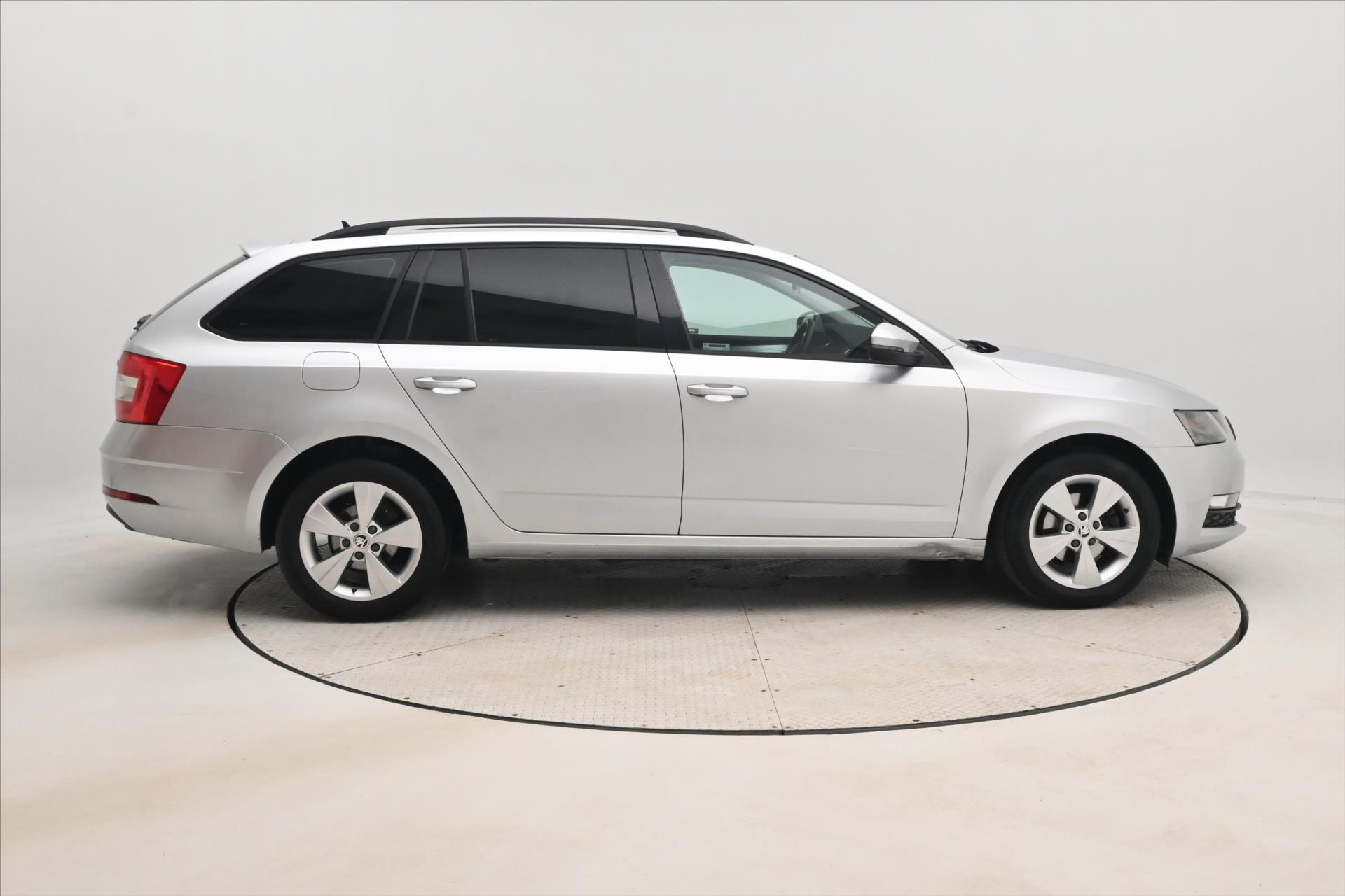 Hlavní fotografie vozu Škoda Octavia 1,6 TDI 85 kW Ambition Záruka až 5 let (4)
