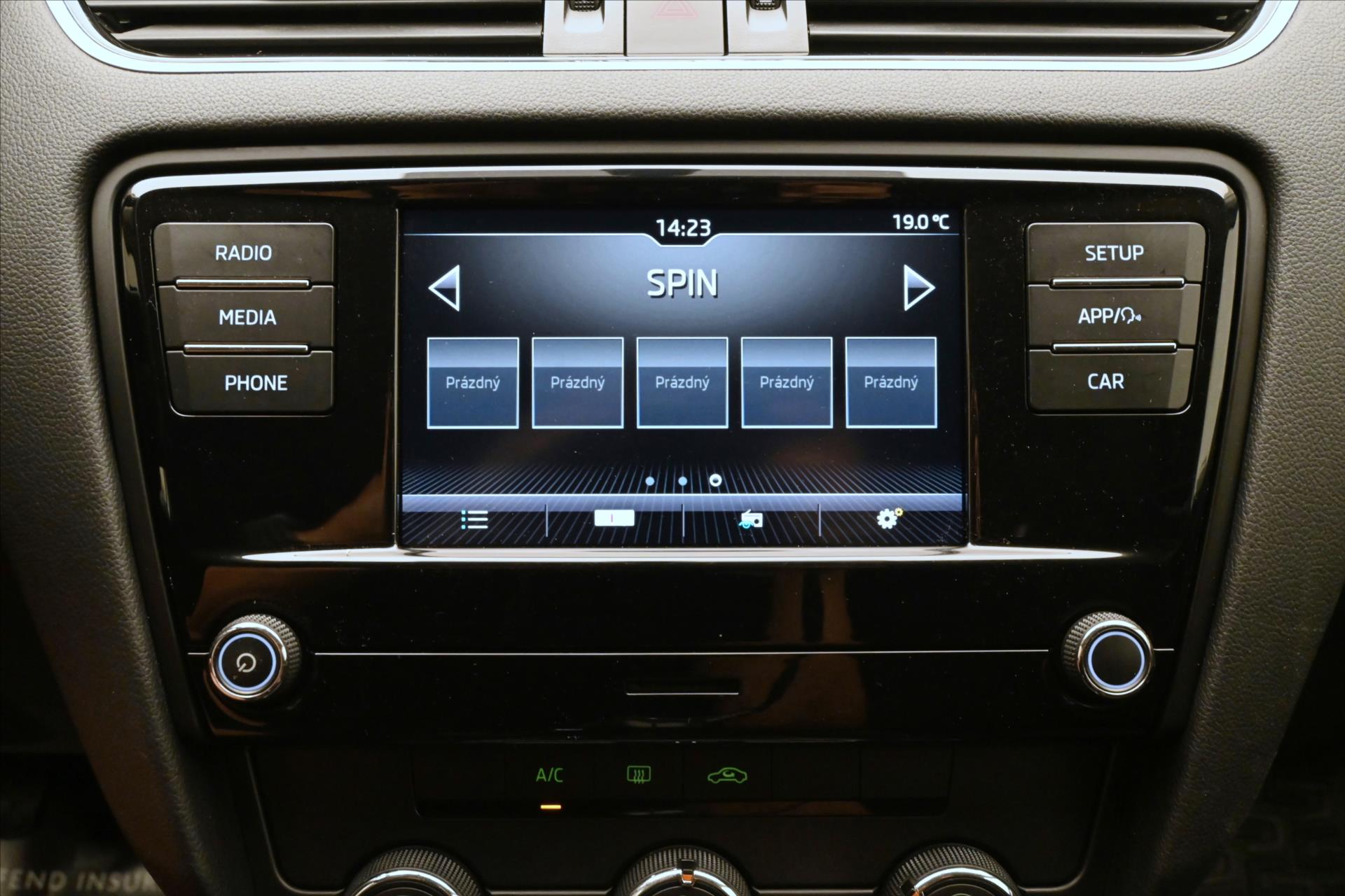 Hlavní fotografie vozu Škoda Octavia 1,6 TDI 85kW Ambition Záruka až 5 let (20)