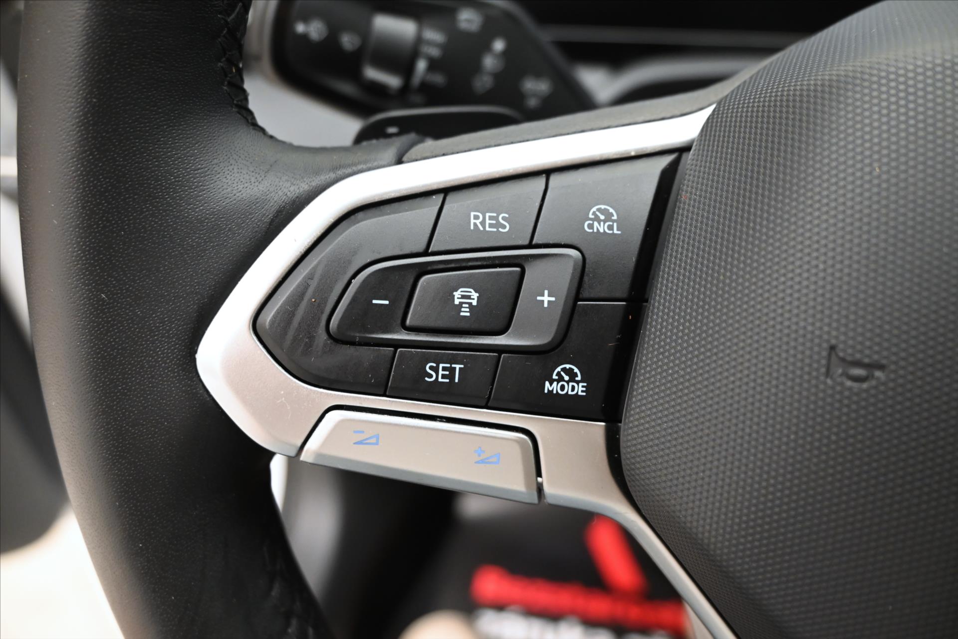 Hlavní fotografie vozu Volkswagen Passat 2,0 TDI 110 kW DSG Business Záruka až 5 let (24)