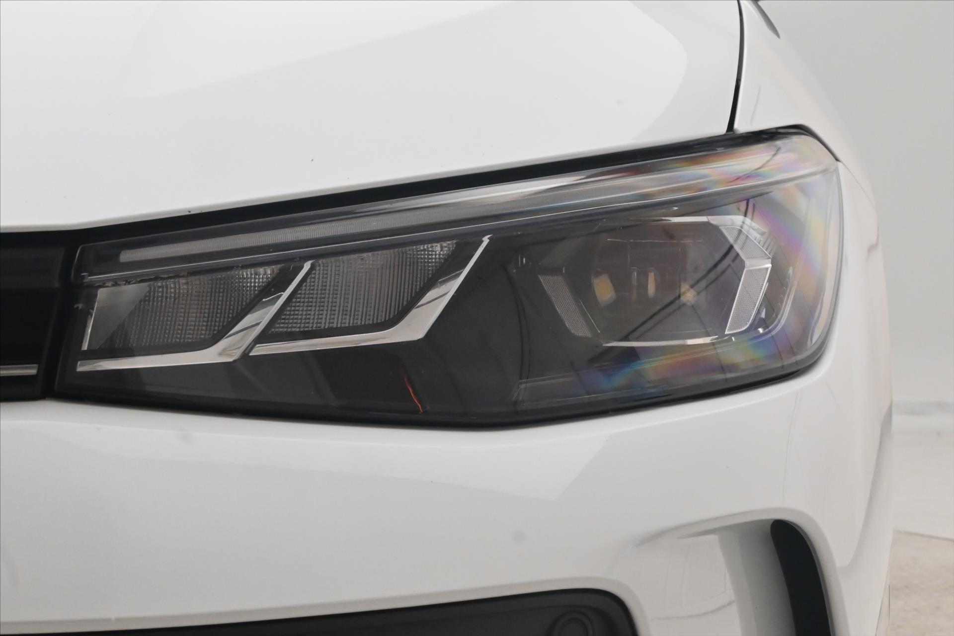 Hlavní fotografie vozu Volkswagen Passat 2,0 TDI 110 kW DSG Business Záruka až 5 let (30)