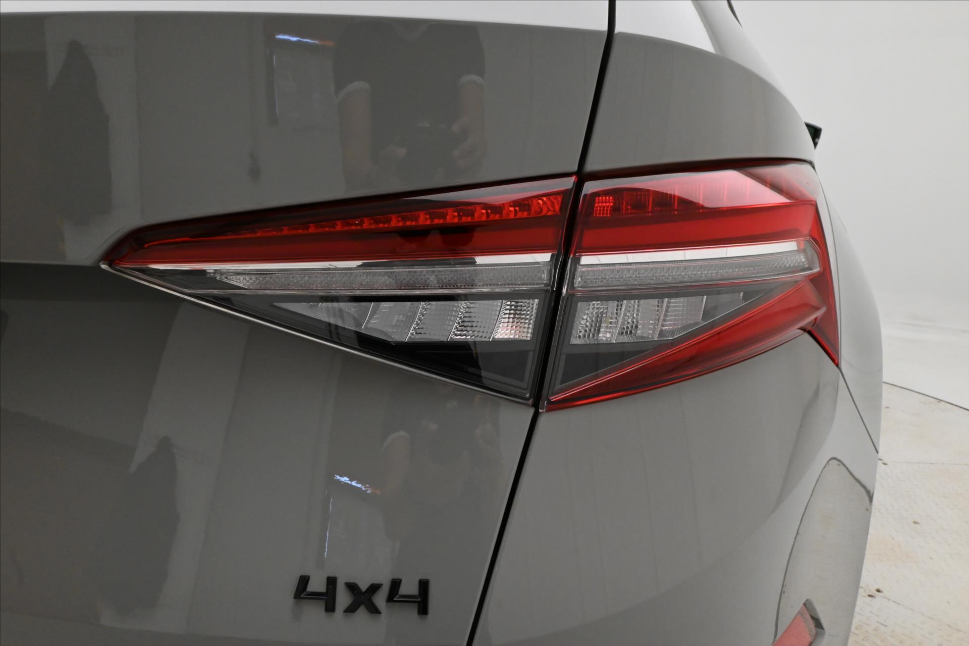 Hlavní fotografie vozu Škoda Kodiaq 2,0 TDI 147KW DSG 4x4 SportLINE Záruka až 5 let (32)