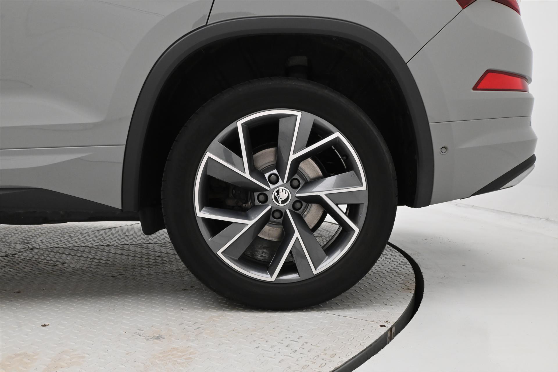 Hlavní fotografie vozu Škoda Kodiaq 2,0 TDI 147KW DSG 4x4 SportLINE Záruka až 5 let (33)