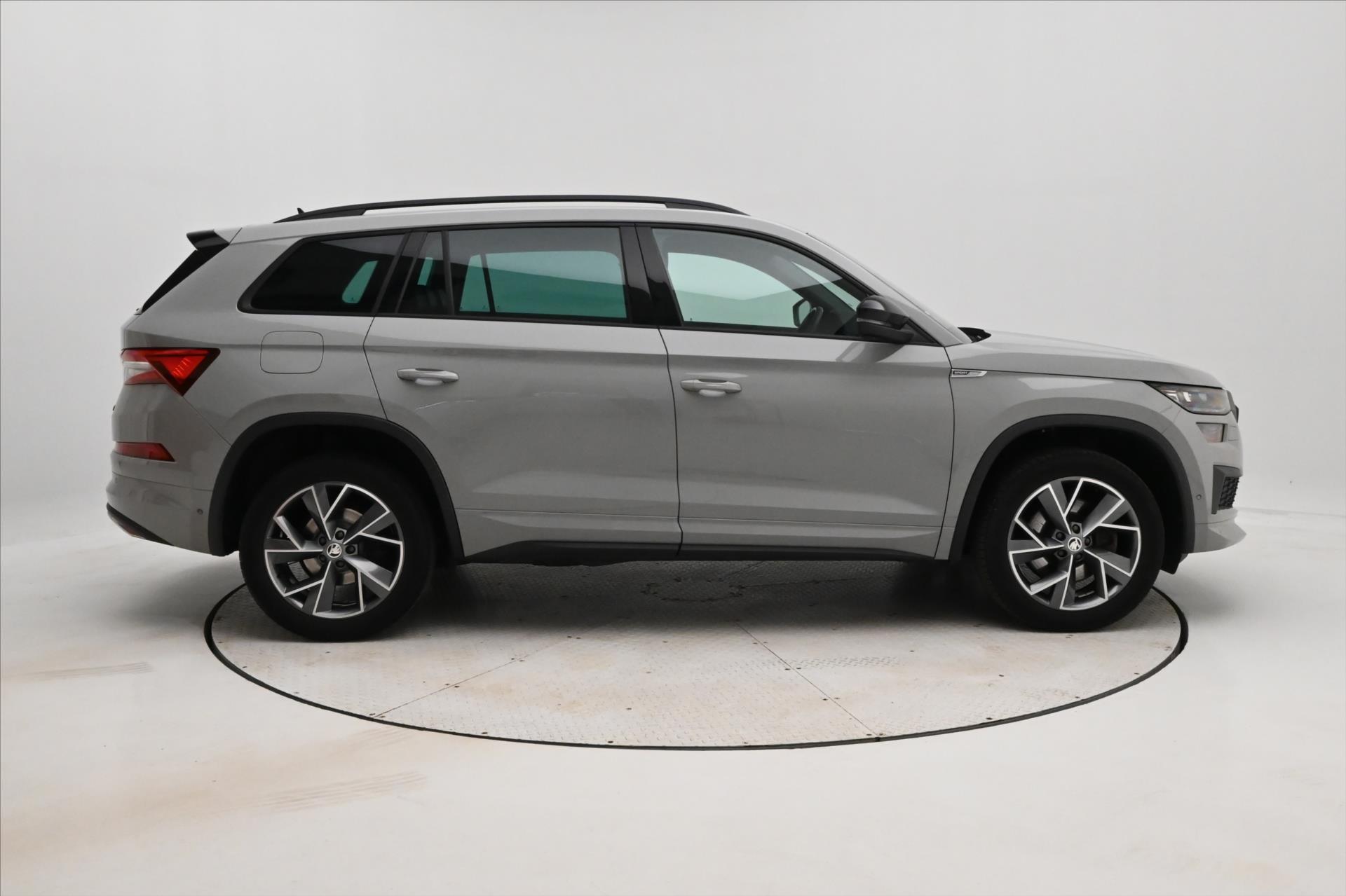 Hlavní fotografie vozu Škoda Kodiaq 2,0 TDI 147KW DSG 4x4 SportLINE Záruka až 5 let (4)