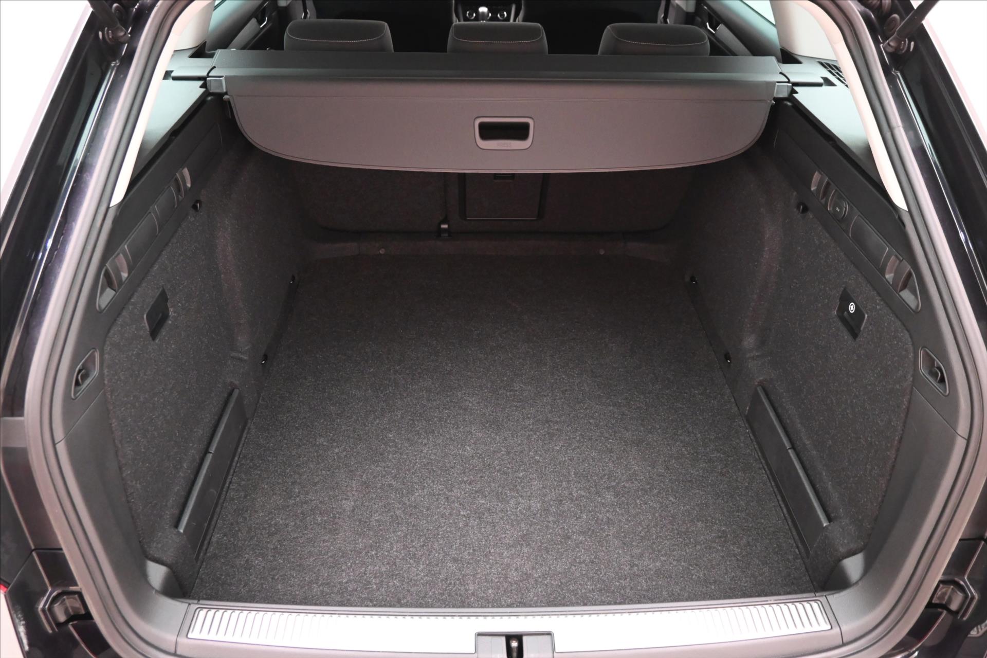 Hlavní fotografie vozu Škoda Superb 2,0 TDI 147 kW DSG 4x4 Ambition Záruka až 5 let (10)