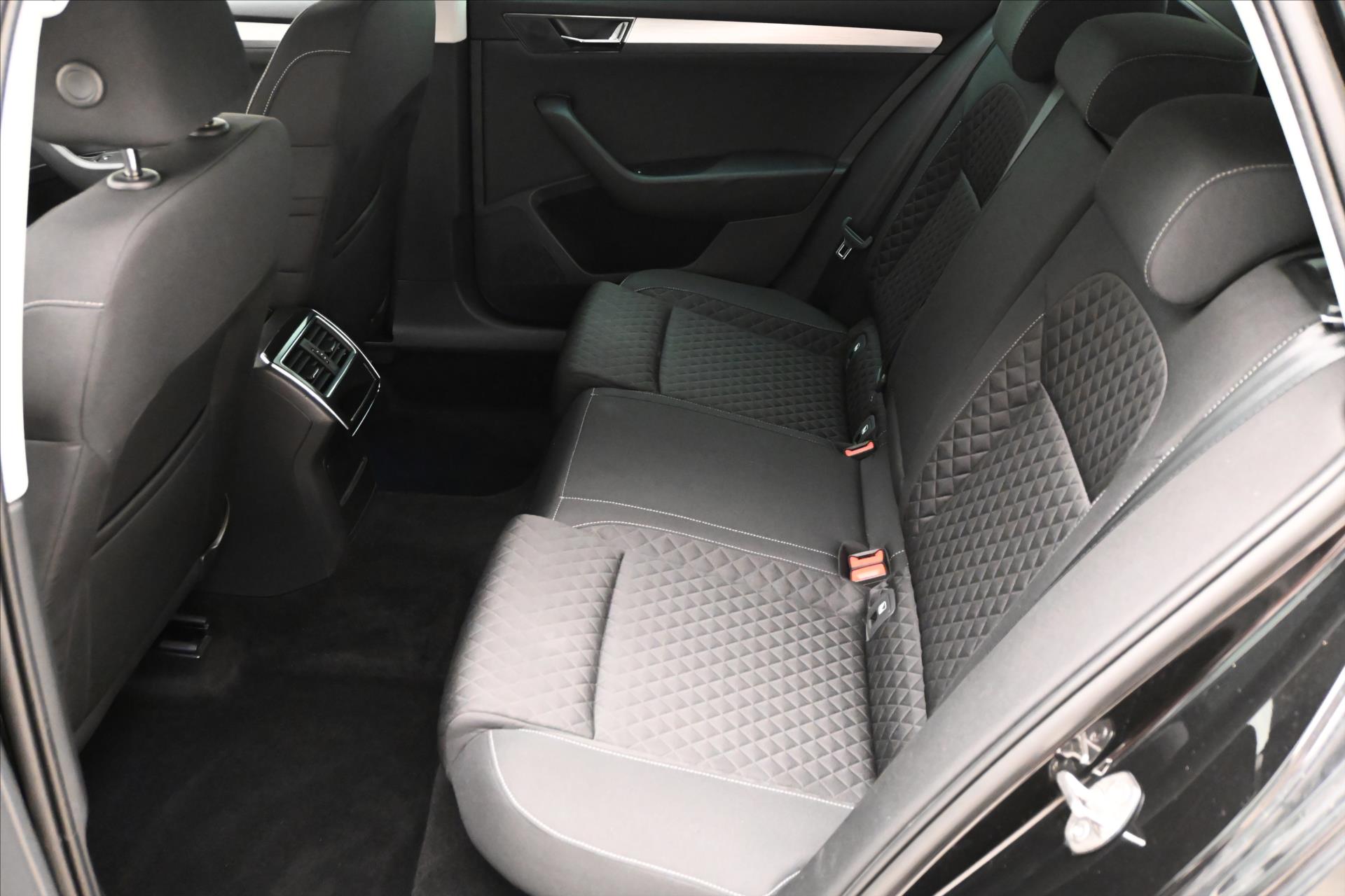 Hlavní fotografie vozu Škoda Superb 2,0 TDI 147 kW DSG 4x4 Ambition Záruka až 5 let (14)