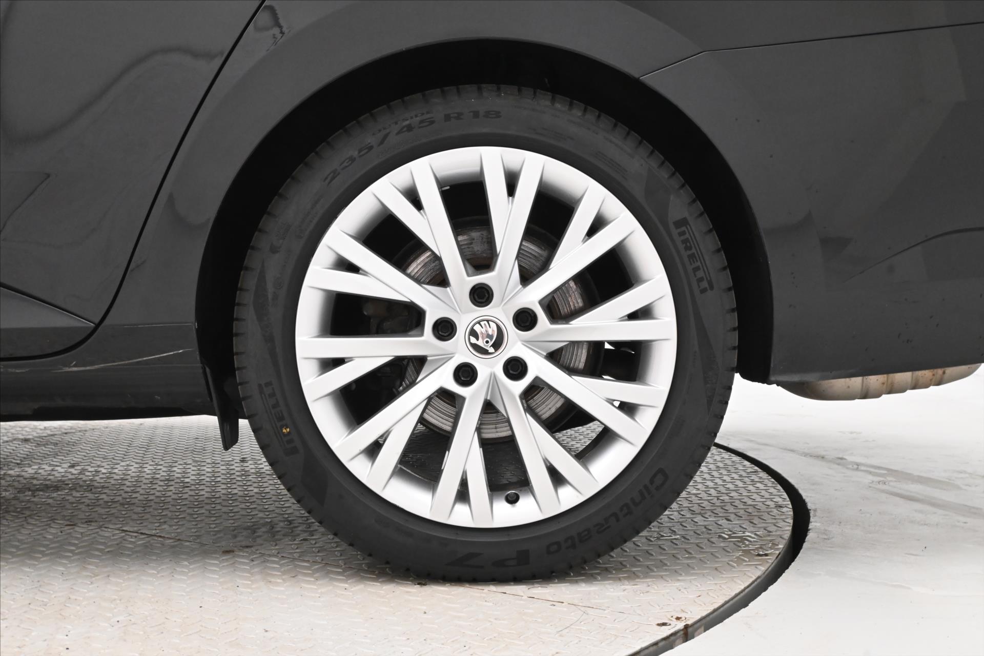 Hlavní fotografie vozu Škoda Superb 2,0 TDI 147 kW DSG 4x4 Ambition Záruka až 5 let (30)