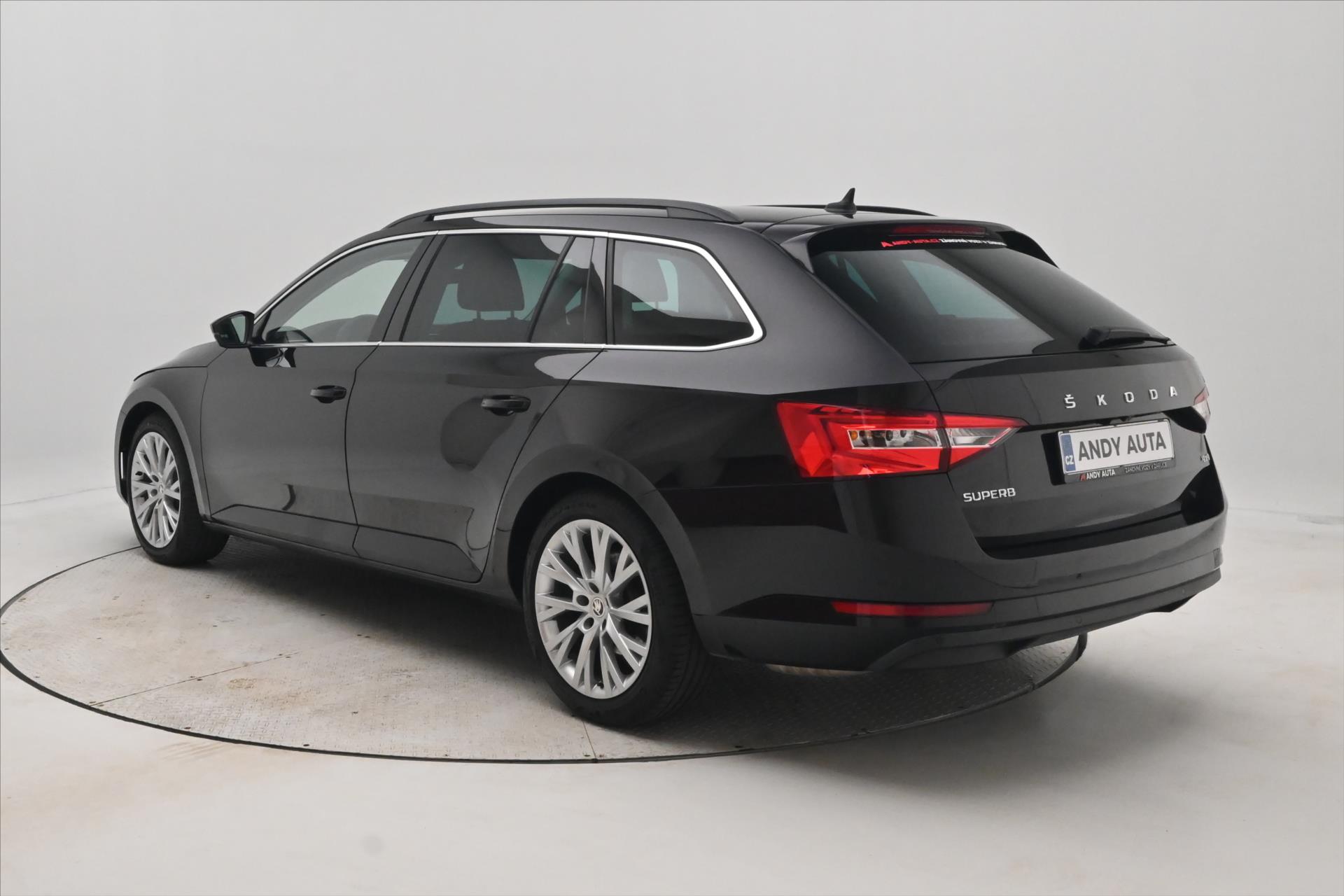 Hlavní fotografie vozu Škoda Superb 2,0 TDI 147 kW DSG 4x4 Ambition Záruka až 5 let (7)