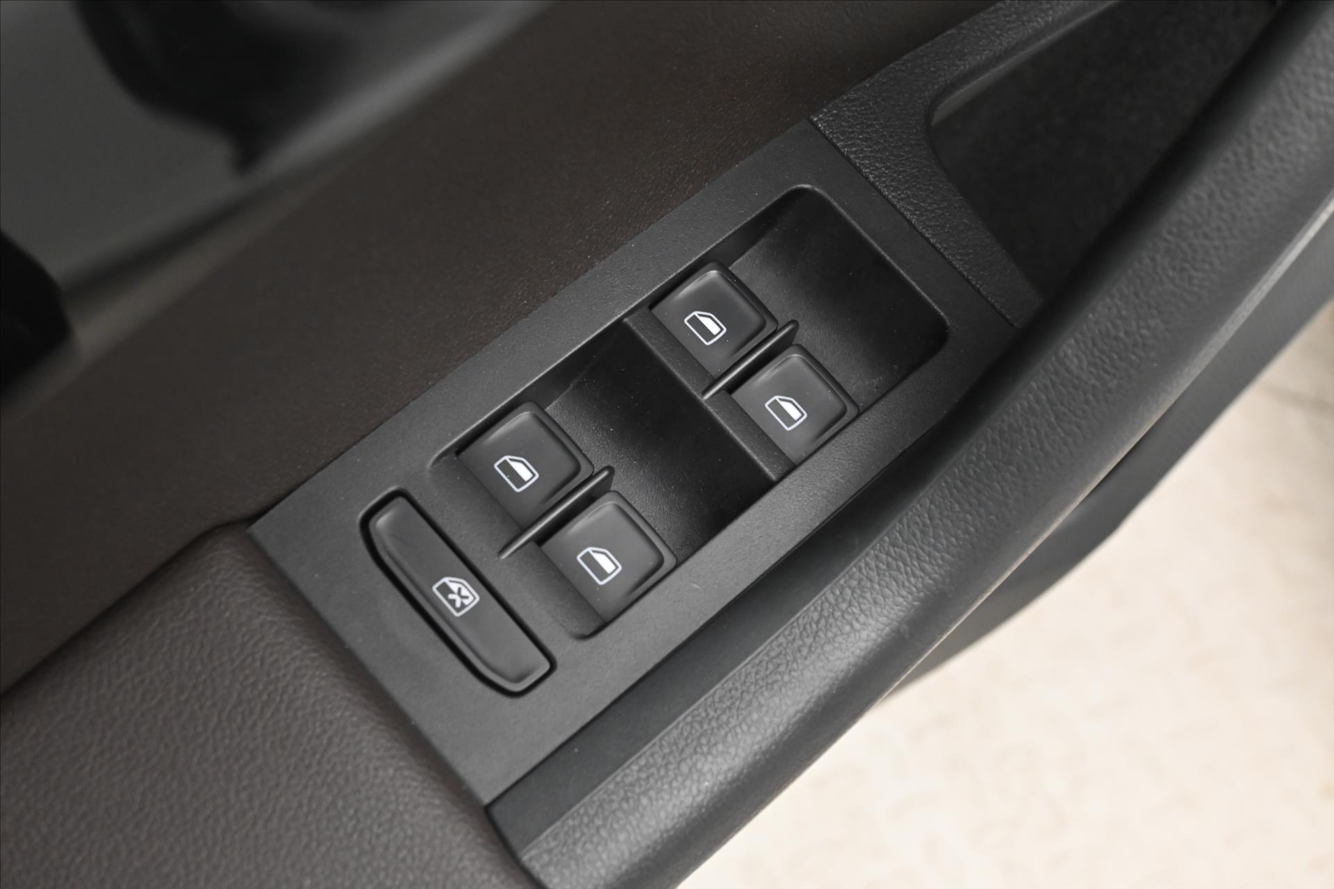 Hlavní fotografie vozu Škoda Octavia 2,0 TDI 135kW L&K DSG 4x4 Záruka až 5 let (25)