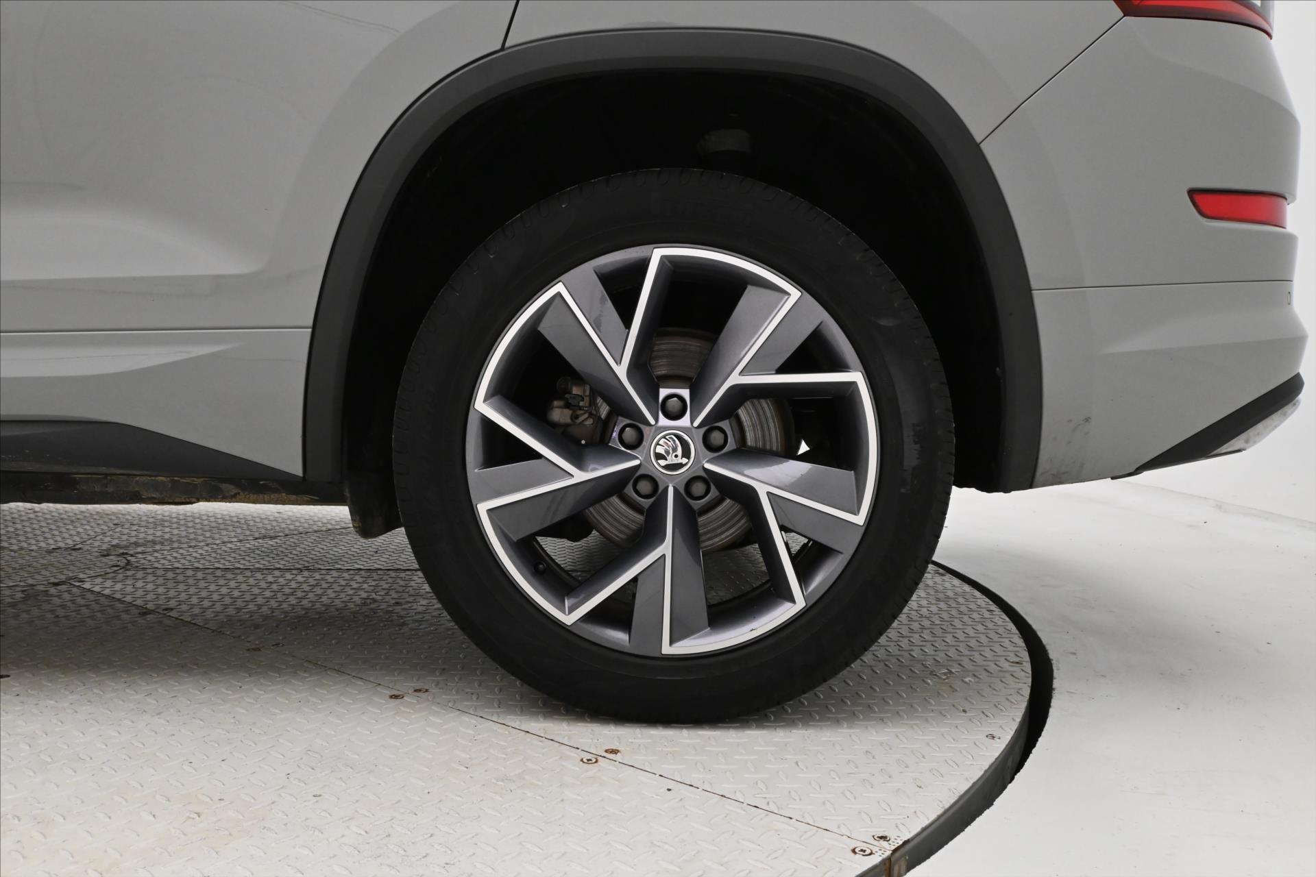 Hlavní fotografie vozu Škoda Kodiaq 1,5 TSI 110 kW SPORT LINE Záruka až 5 let (32)