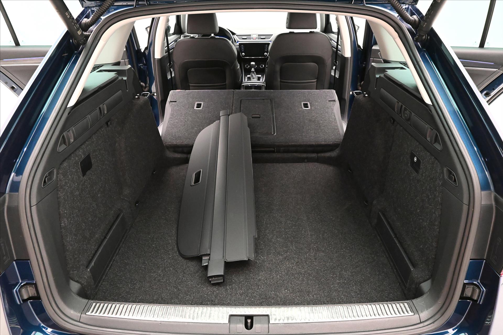 Hlavní fotografie vozu Škoda Superb 2,0 TDI 110kW DSG Style Záruka až 5 let (12)