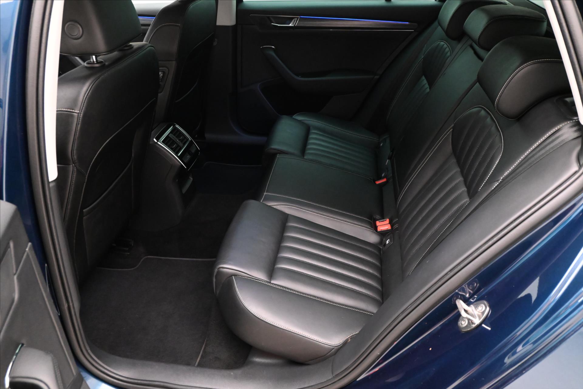 Hlavní fotografie vozu Škoda Superb 2,0 TDI 110kW DSG Style Záruka až 5 let (15)