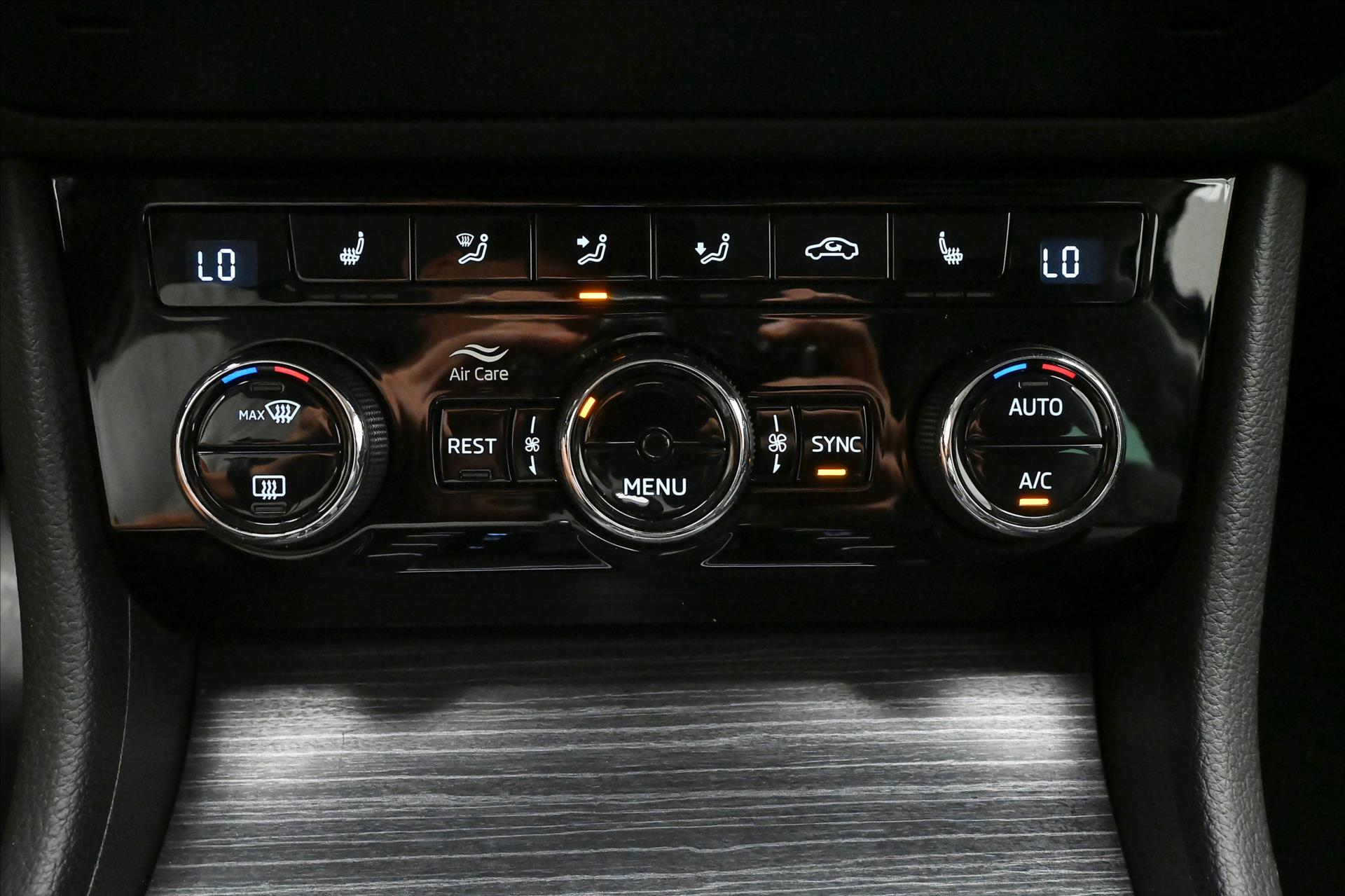 Hlavní fotografie vozu Škoda Superb 2,0 TDI 110kW DSG Style Záruka až 5 let (22)