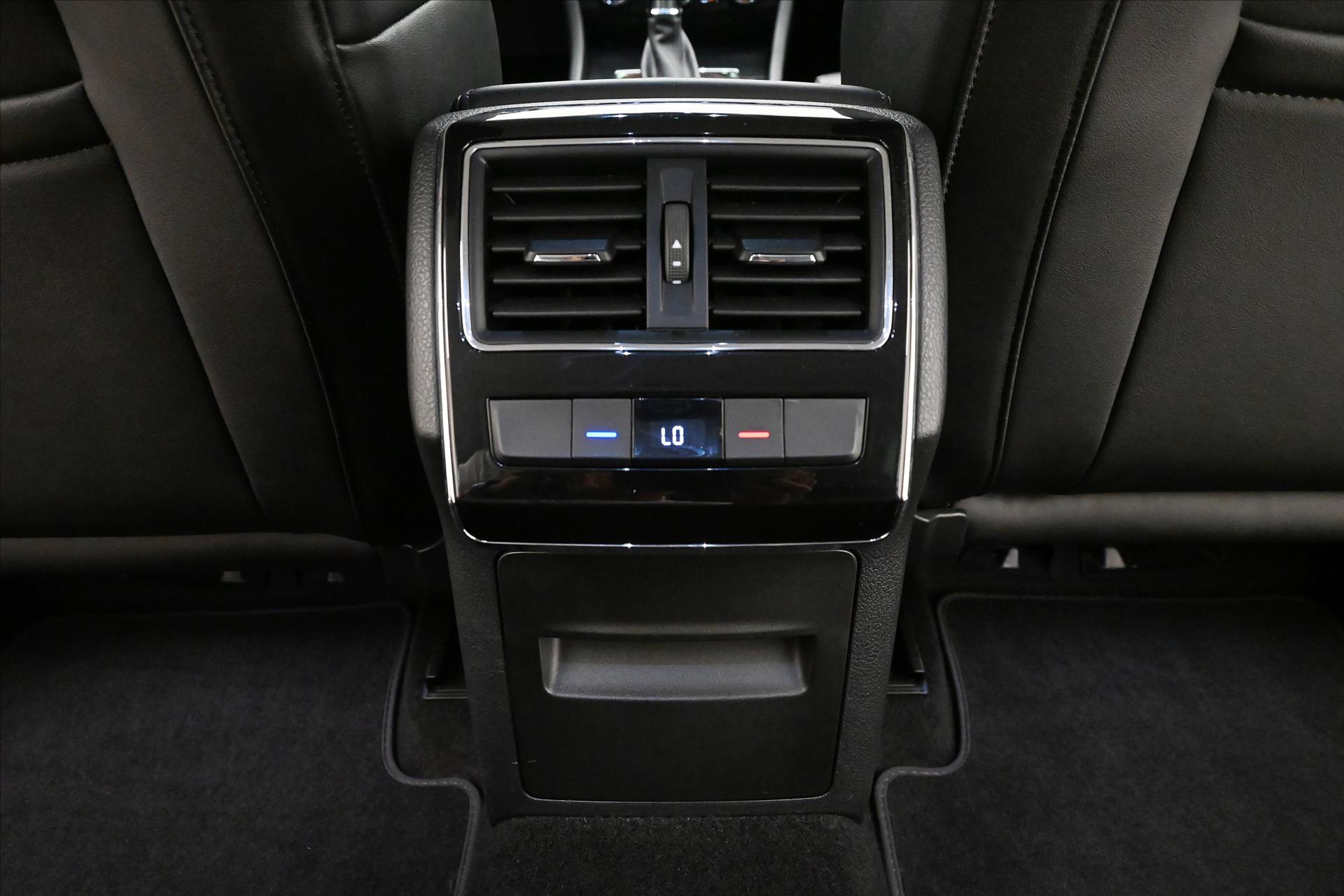 Hlavní fotografie vozu Škoda Superb 2,0 TDI 110kW DSG Style Záruka až 5 let (23)