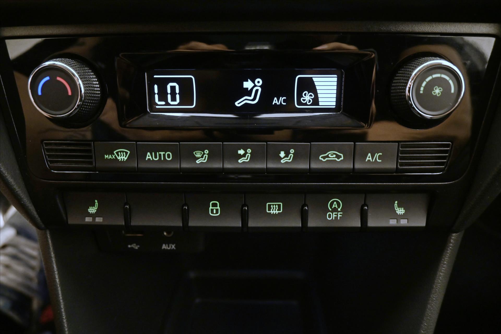 Hlavní fotografie vozu Škoda Rapid 1,6 TDI 85kW Style Záruka až 5 let (20)
