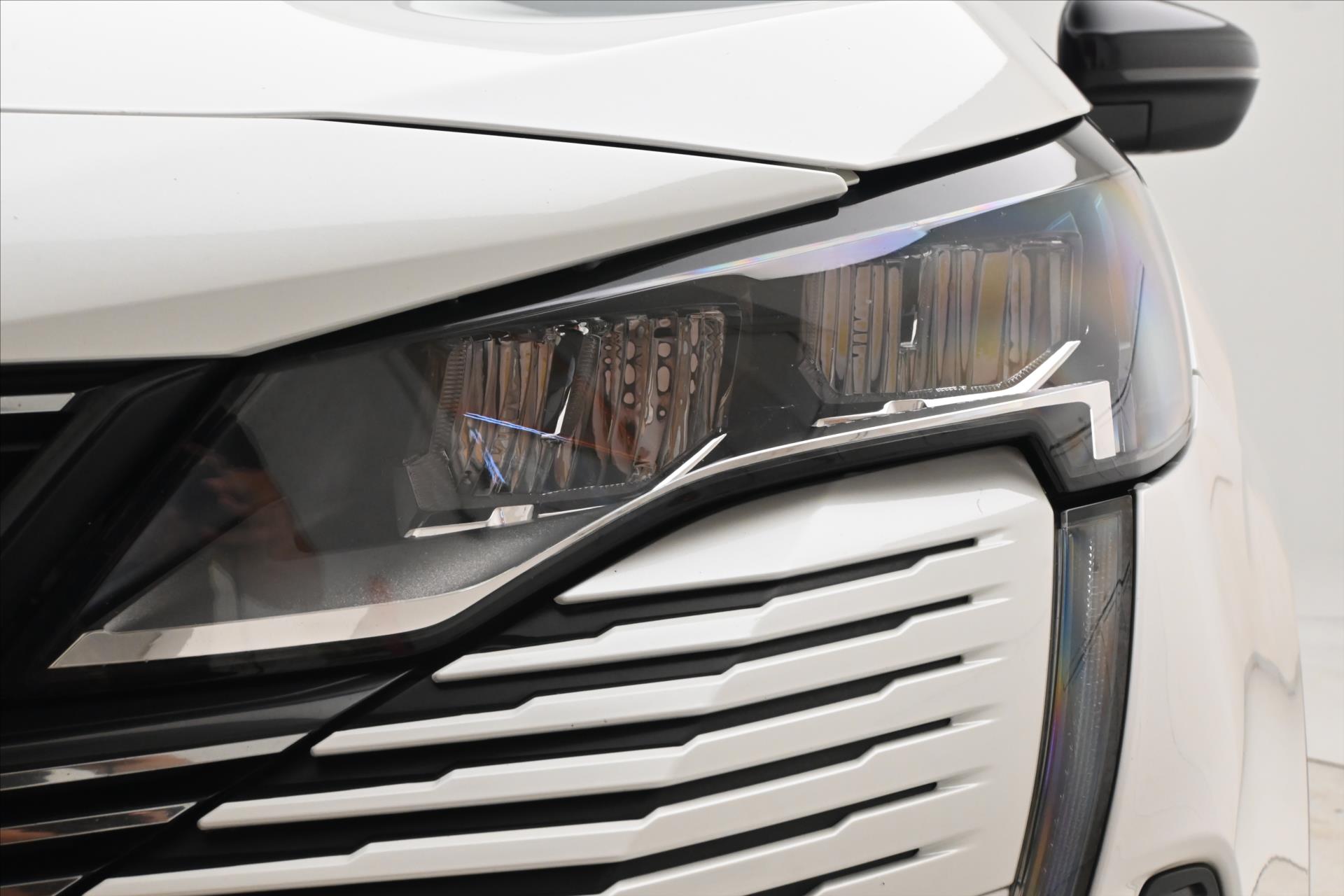 Hlavní fotografie vozu Peugeot 5008 1,5 HDI 96 kW EAT8 7Míst ALLURE Záruka až 5 let (31)