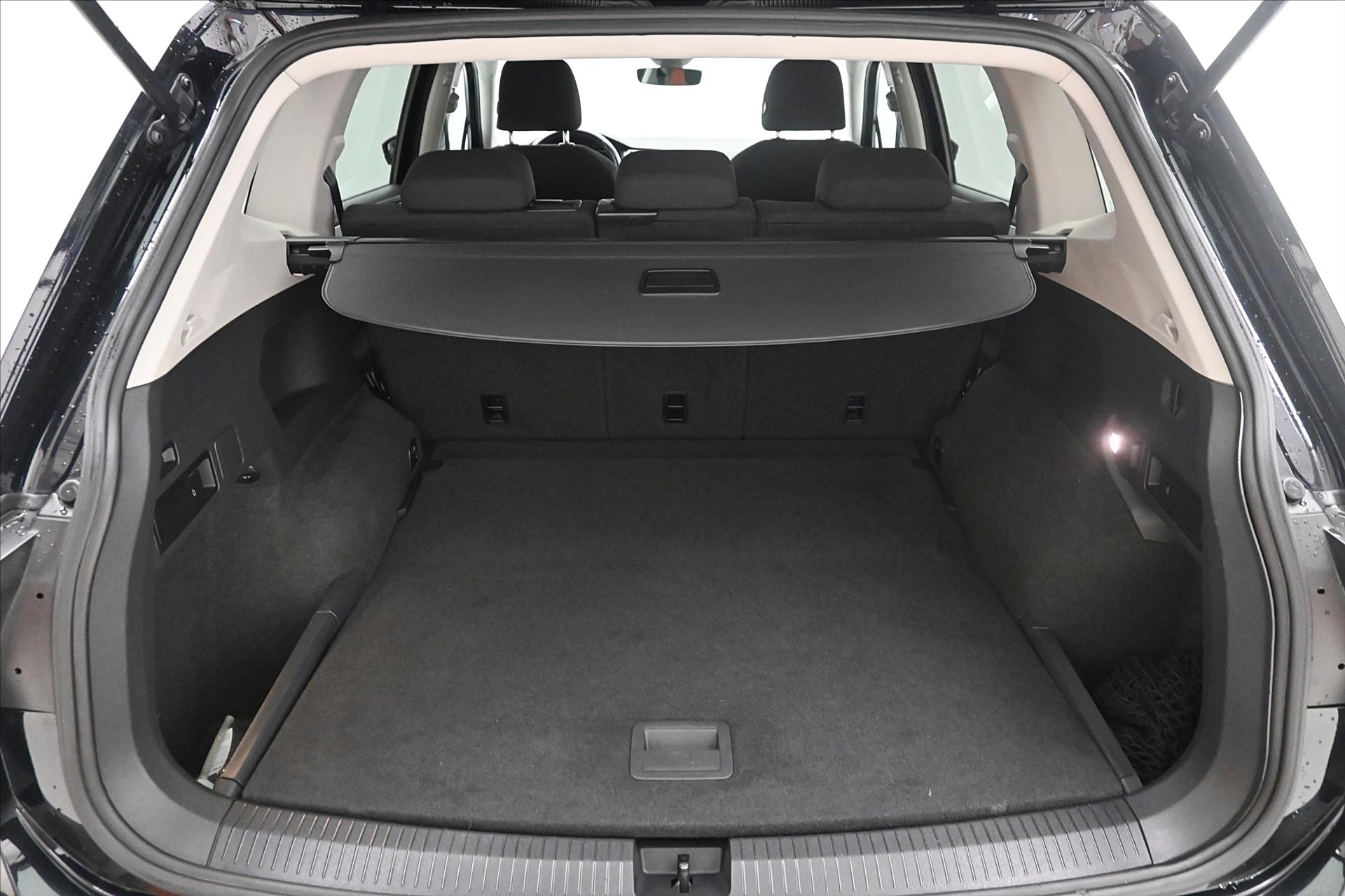 Hlavní fotografie vozu Volkswagen Tiguan Allspace 1,4 TSI 110kW Tažné Záruka až 5 let (10)