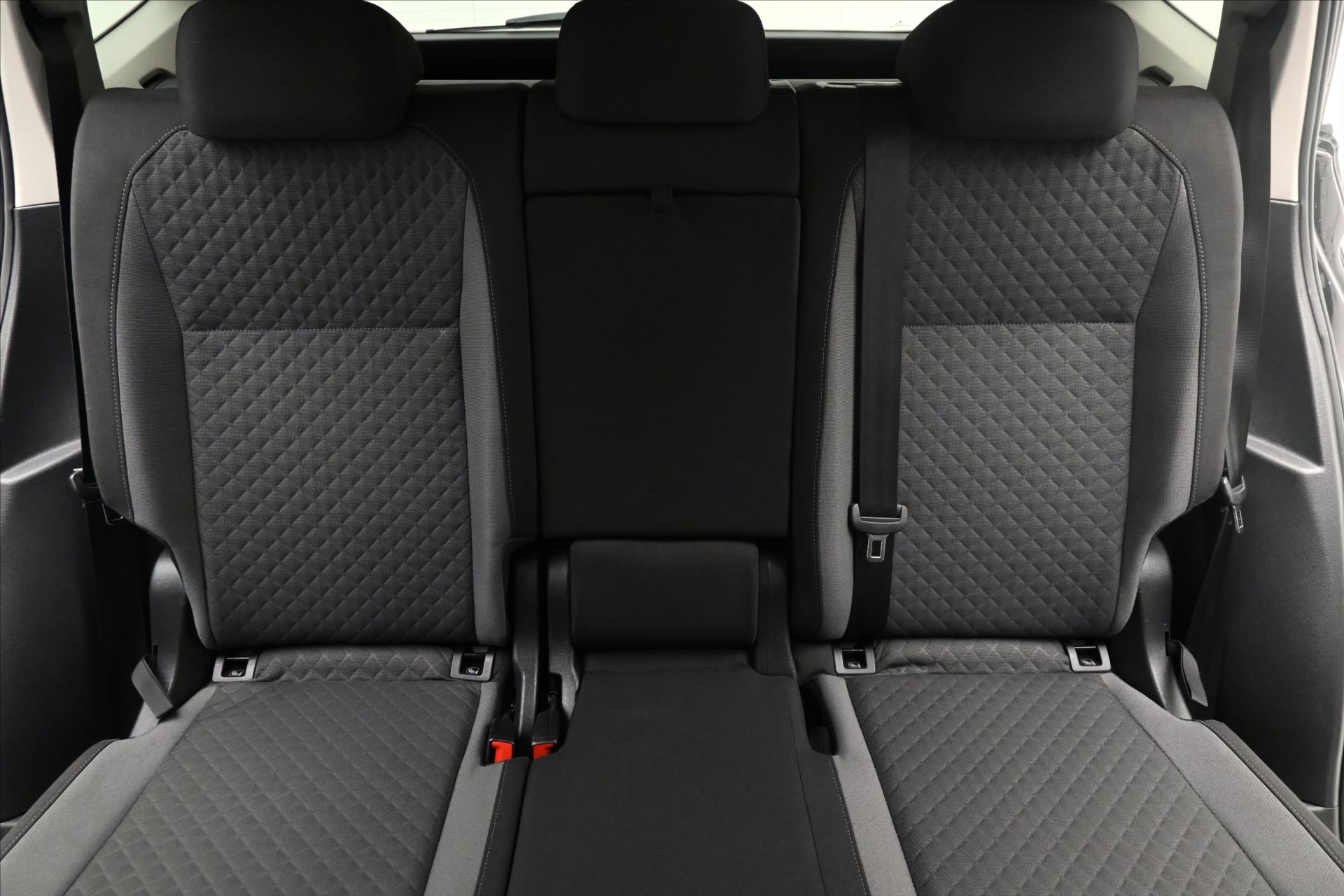 Hlavní fotografie vozu Volkswagen Tiguan Allspace 1,4 TSI 110kW Tažné Záruka až 5 let (26)