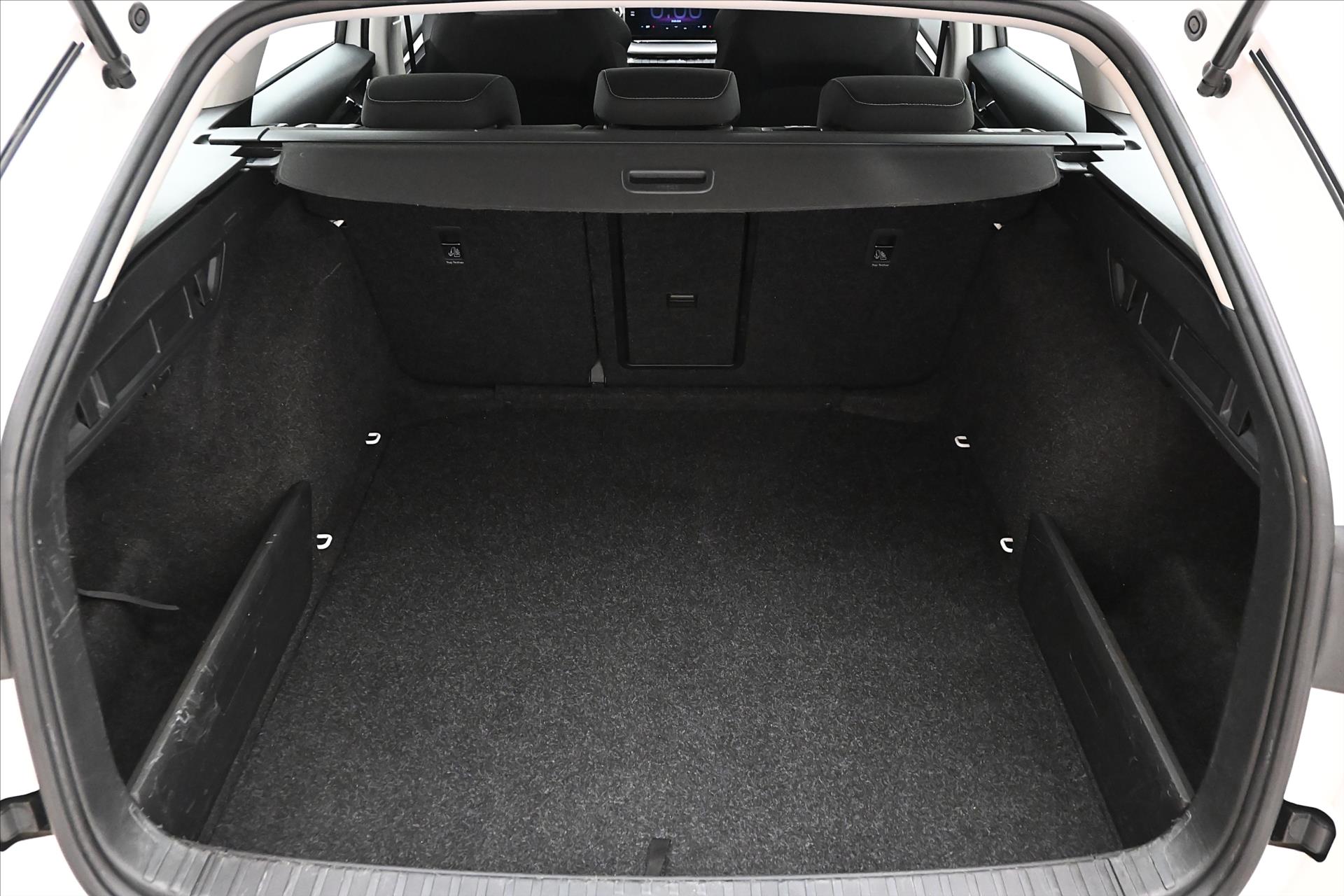 Hlavní fotografie vozu Škoda Octavia 2,0 TDI 110kW 4x4 DSG Ambition Záruka až 5 let (10)