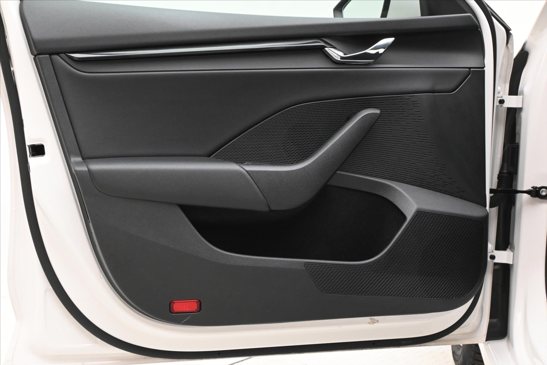 Hlavní fotografie vozu Škoda Octavia 2,0 TDI 110kW 4x4 DSG Ambition Záruka až 5 let (24)