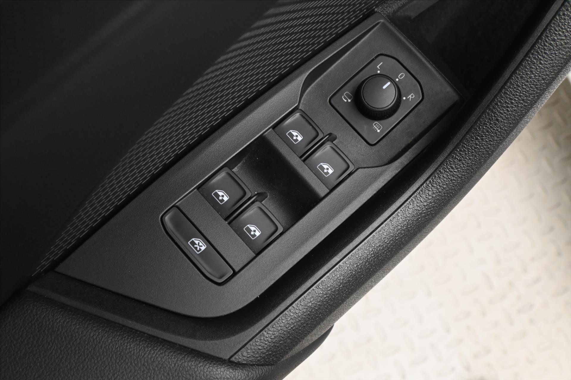 Hlavní fotografie vozu Škoda Octavia 2,0 TDI 110kW 4x4 DSG Ambition Záruka až 5 let (25)