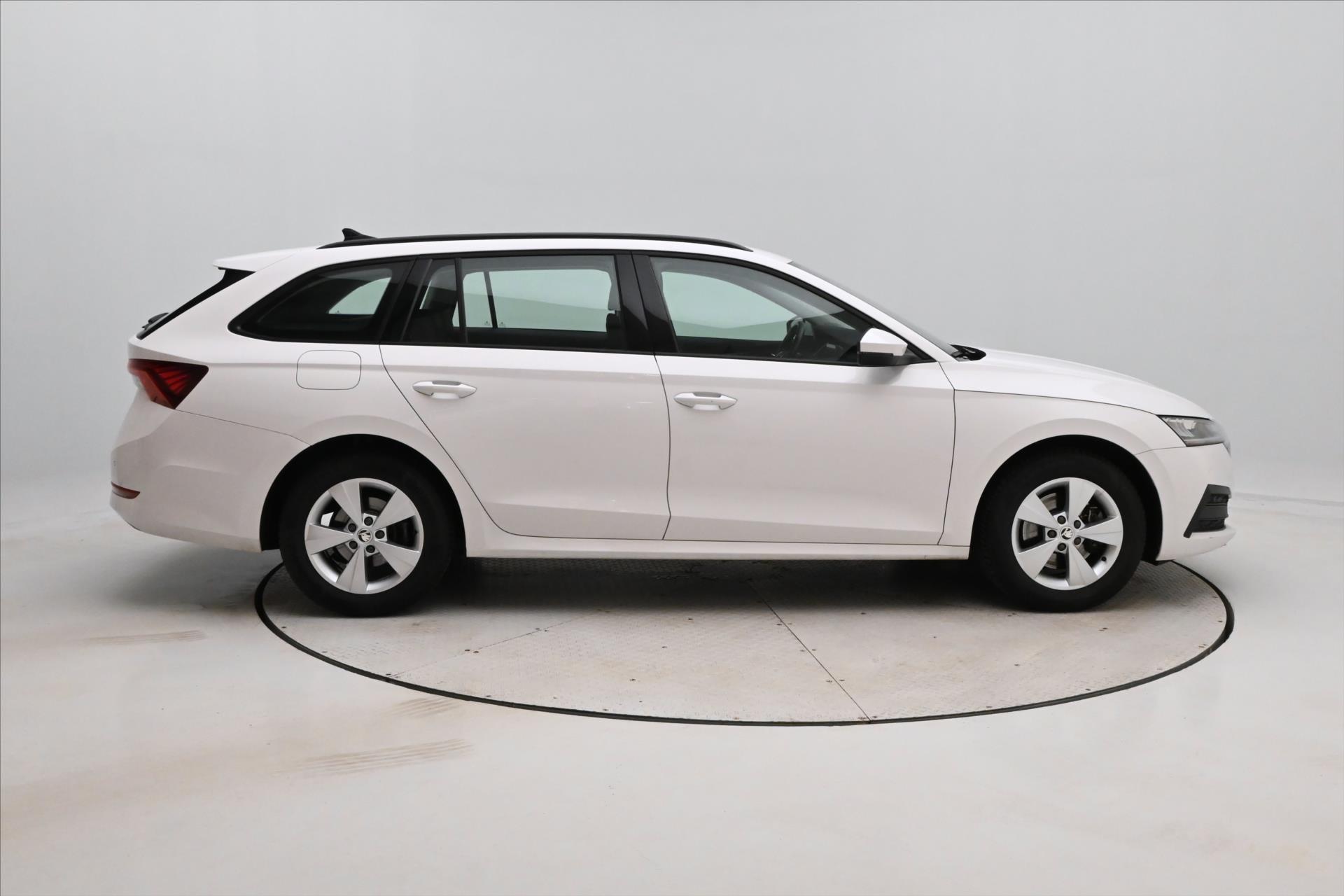 Hlavní fotografie vozu Škoda Octavia 2,0 TDI 110kW 4x4 DSG Ambition Záruka až 5 let (4)
