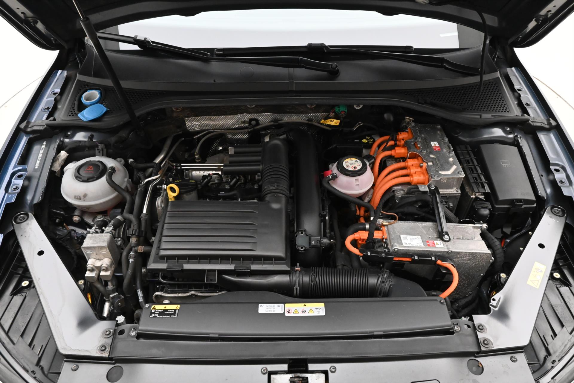 Hlavní fotografie vozu Volkswagen Passat 1,4 GTE TSI 160 kW DSG SoH 92% Záruka až 5 let (10)