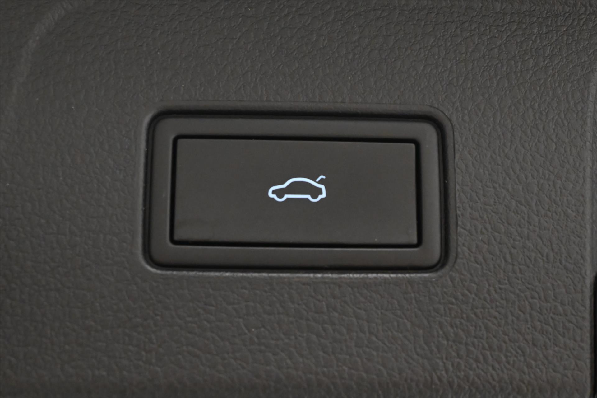 Hlavní fotografie vozu Volkswagen Passat 1,4 GTE TSI 160 kW DSG Záruka až 5 let (29)