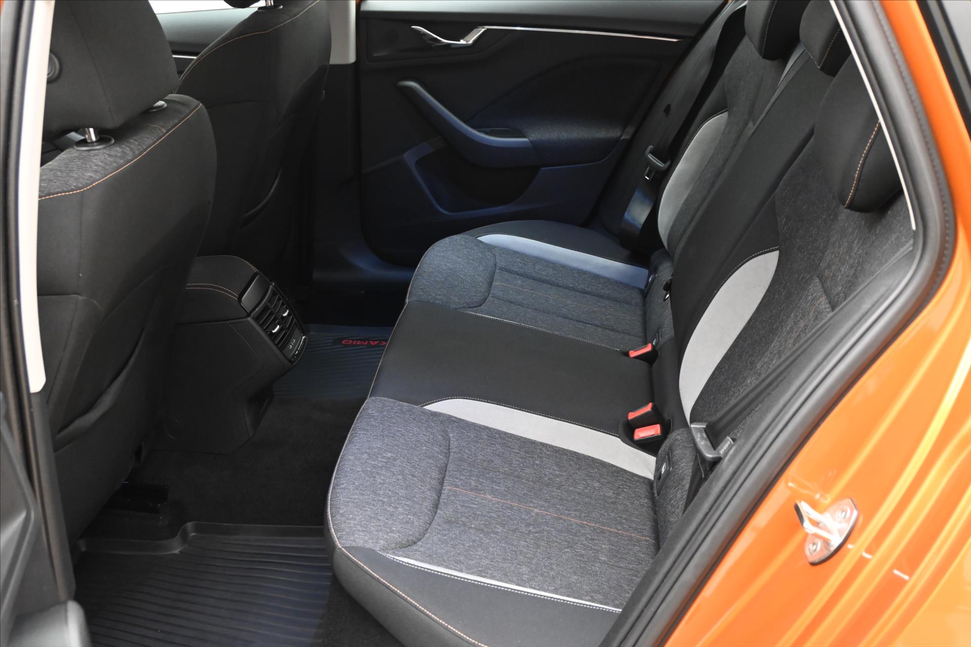 Hlavní fotografie vozu Škoda Kamiq 1,0 TSI 81kW Tažné Záruka až 5 let (14)