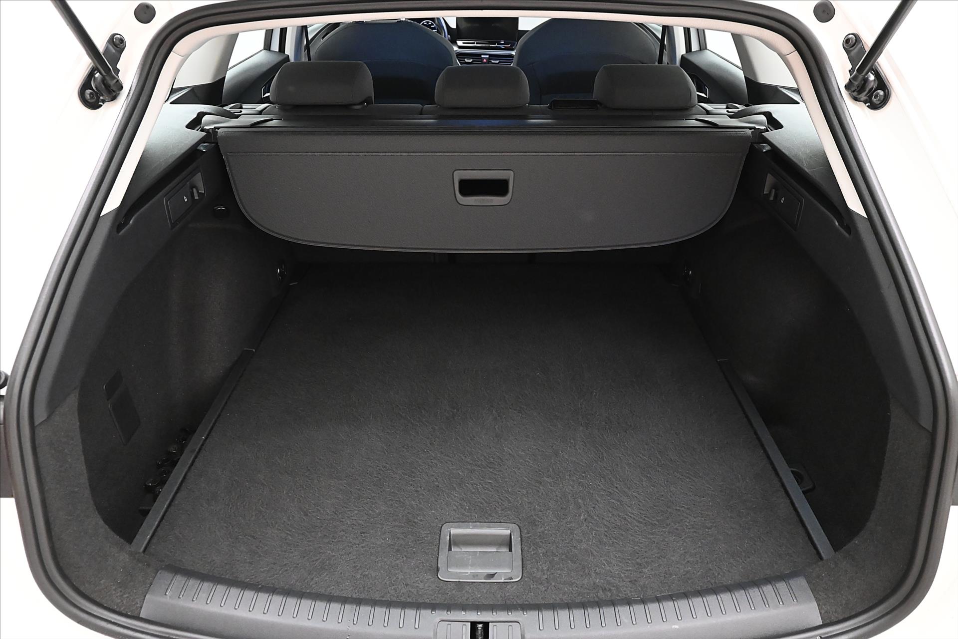 Hlavní fotografie vozu Seat Leon 2,0 TDI 110 kW DSG Style Záruka až 5 let (10)