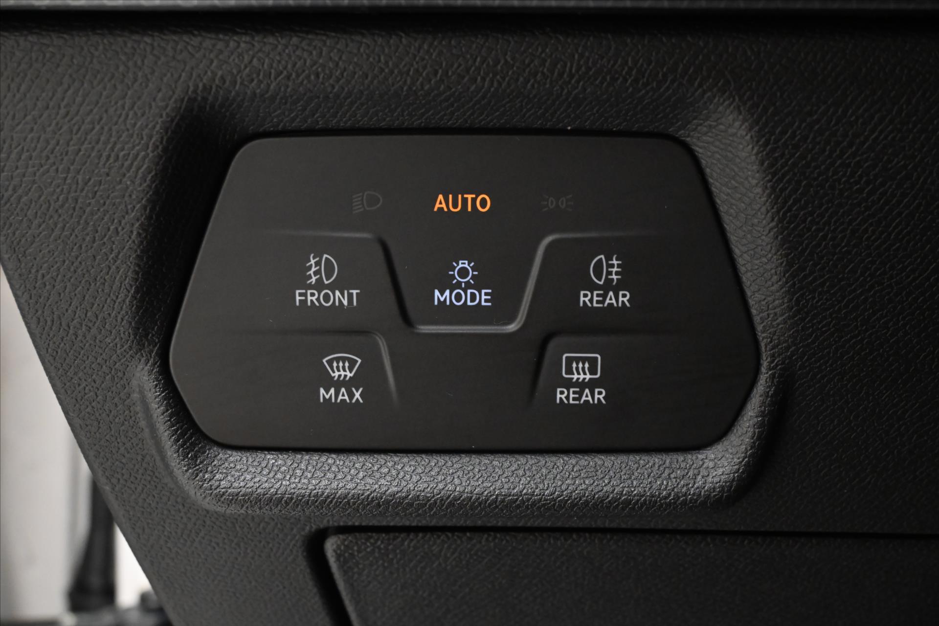 Hlavní fotografie vozu Seat Leon 2,0 TDI 110 kW DSG Style Záruka až 5 let (27)