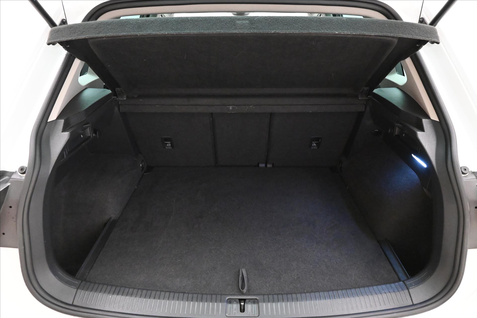 Hlavní fotografie vozu Volkswagen Tiguan 2,0 TDI 110 kW DSG Life Záruka až 5 let (10)