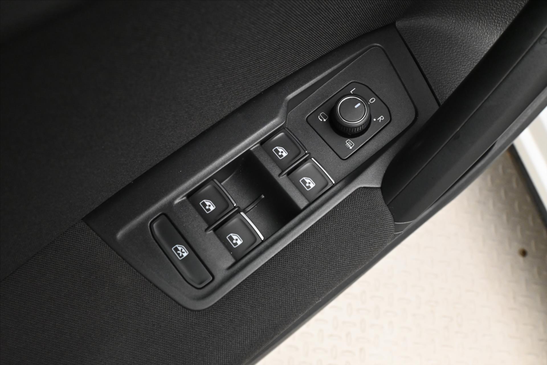 Hlavní fotografie vozu Volkswagen Tiguan 2,0 TDI 110 kW DSG Life Záruka až 5 let (26)
